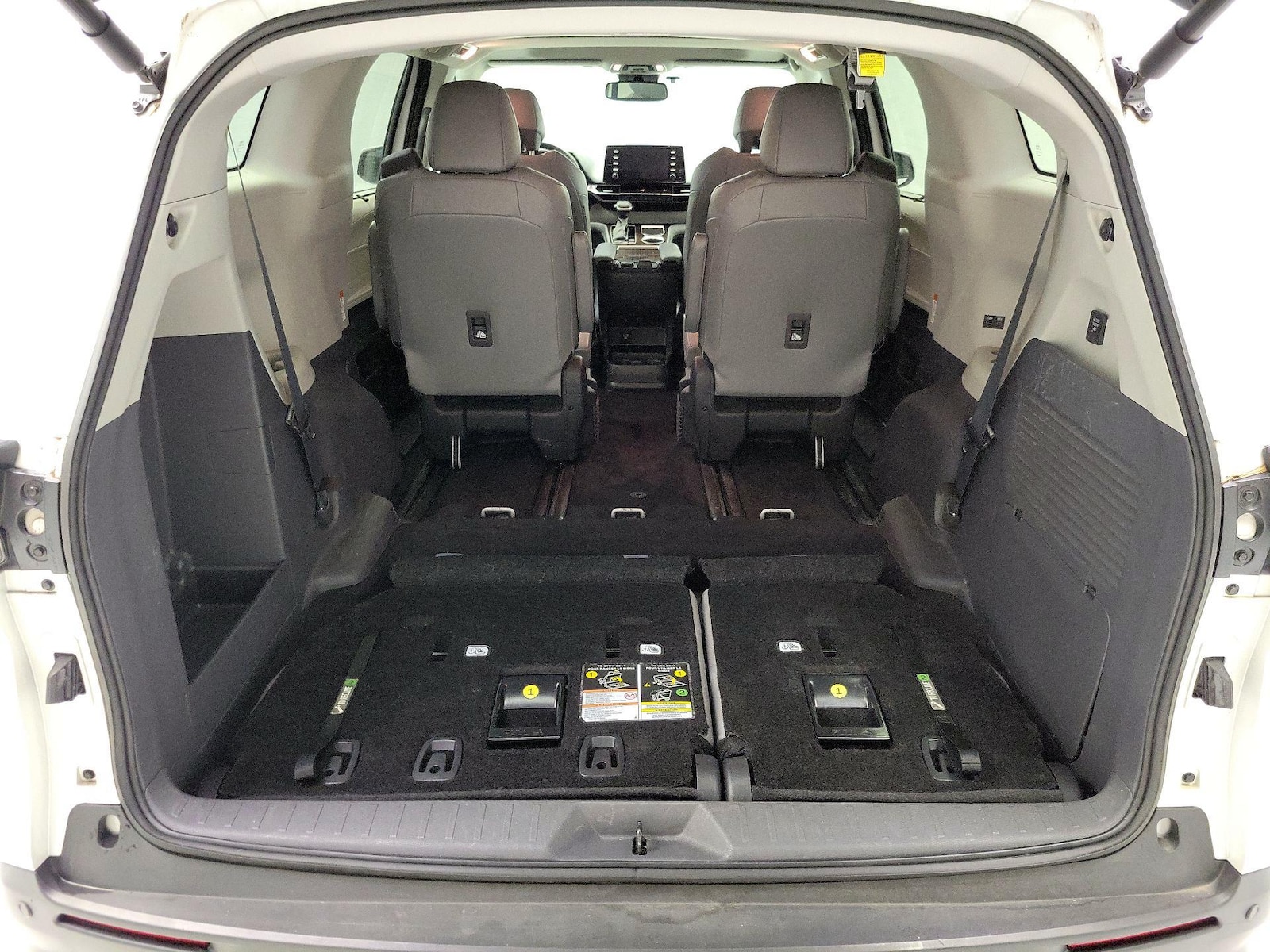 2024 Toyota Sienna XLE - Photo 25