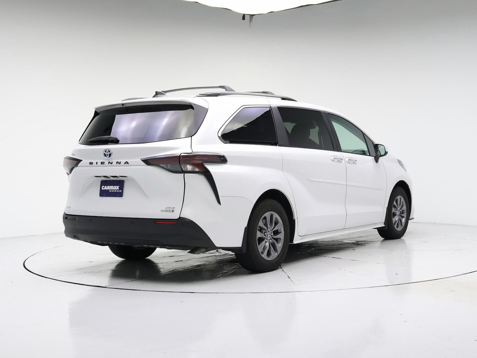 2024 Toyota Sienna XLE - Photo 9