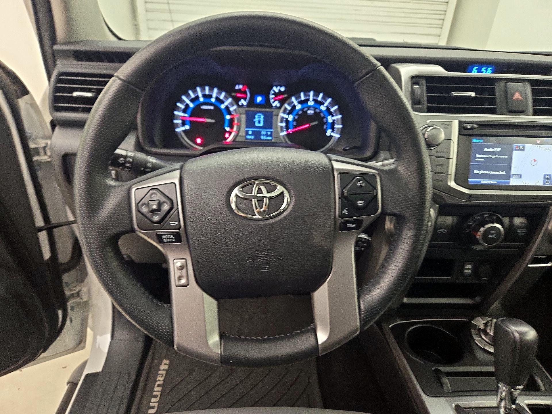 Thumbnail: 2016 Toyota 4Runner - 10