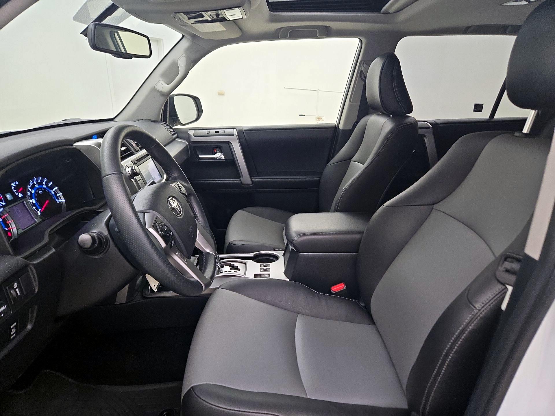 Thumbnail: 2016 Toyota 4Runner - 11
