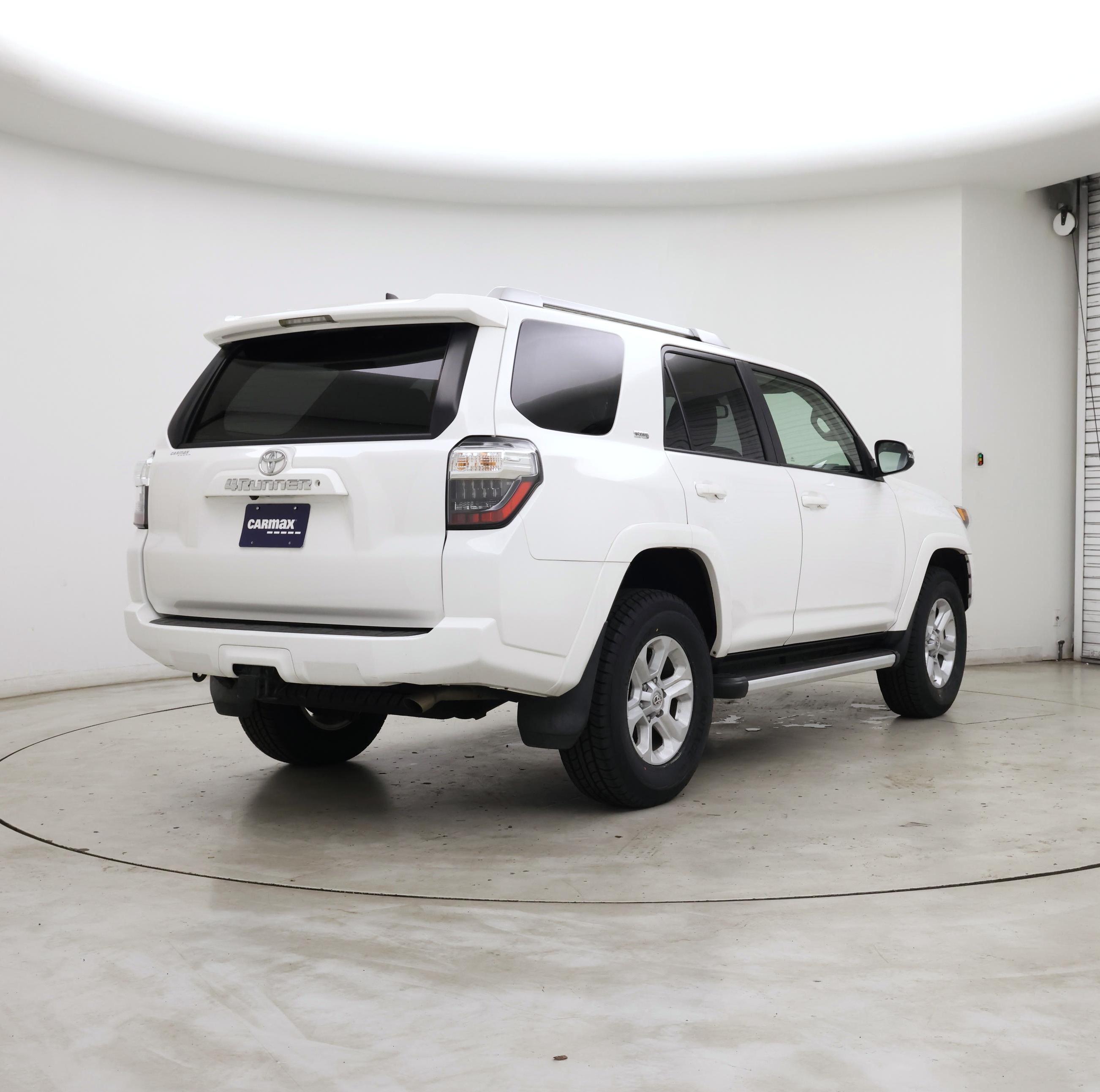 Thumbnail: 2016 Toyota 4Runner - 8