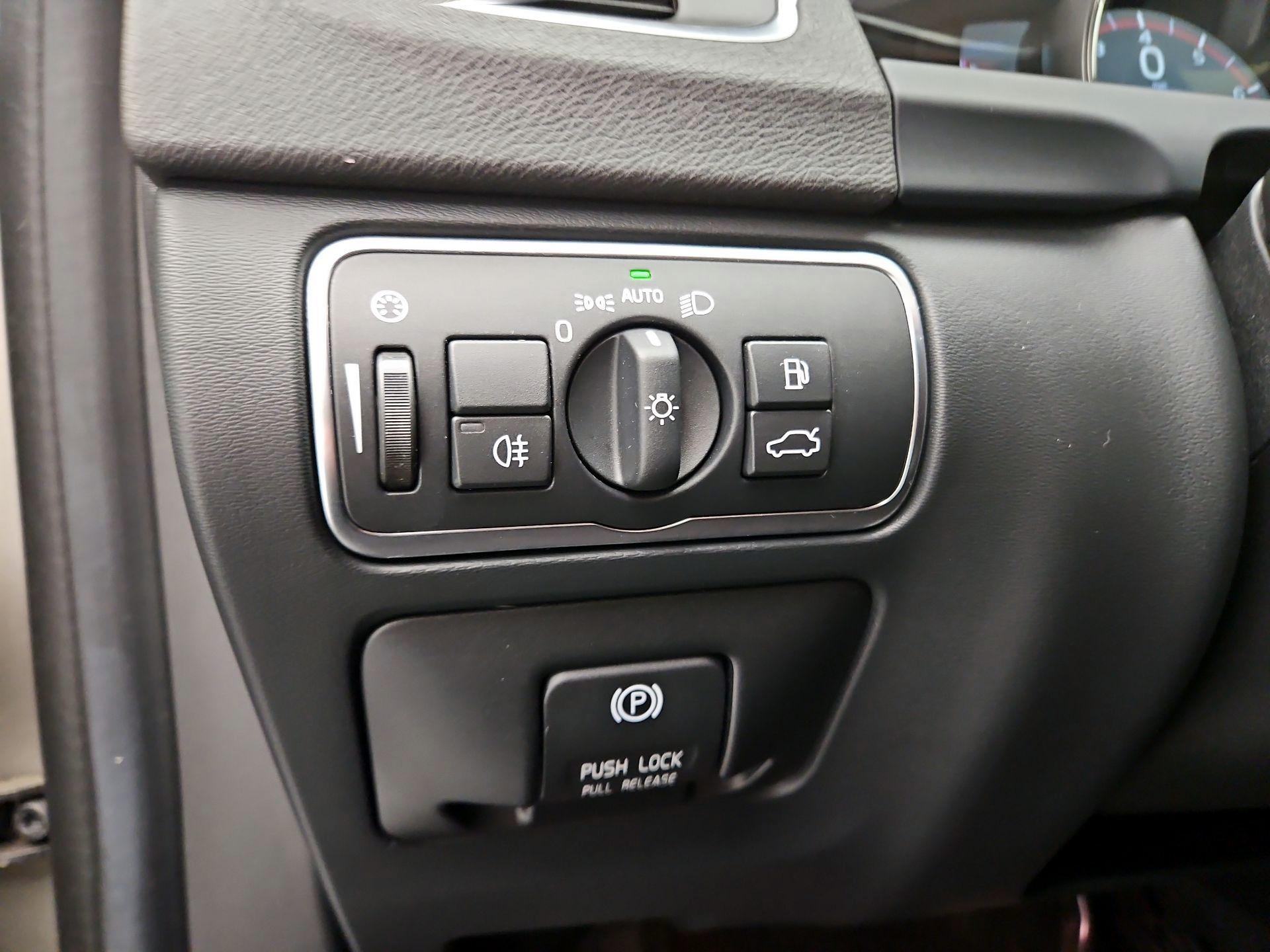 Thumbnail: 2015 Volvo S60 - 13