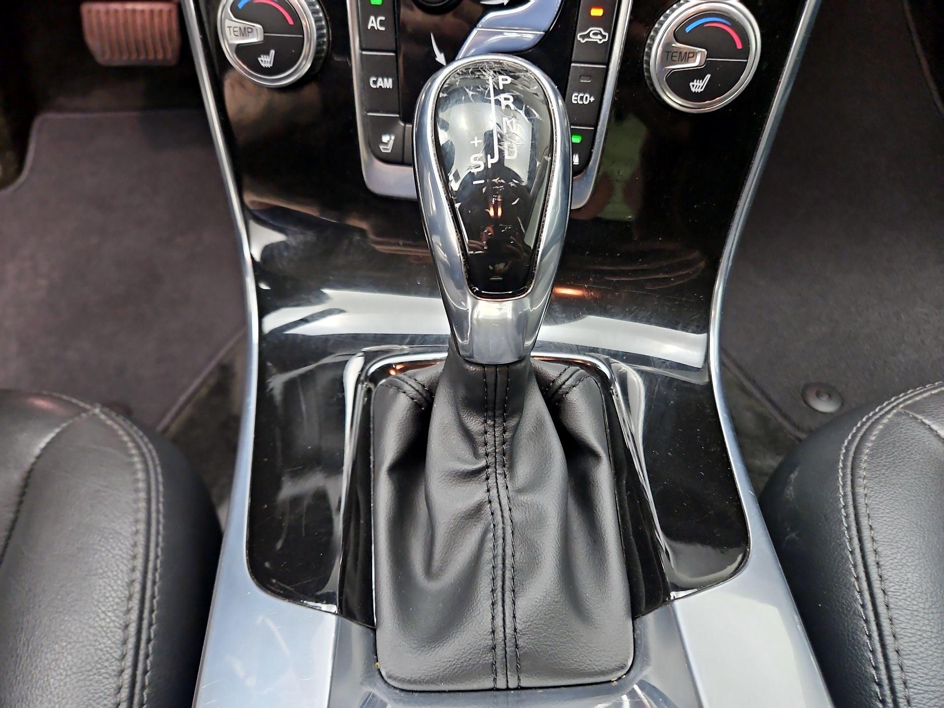 Thumbnail: 2015 Volvo S60 - 18