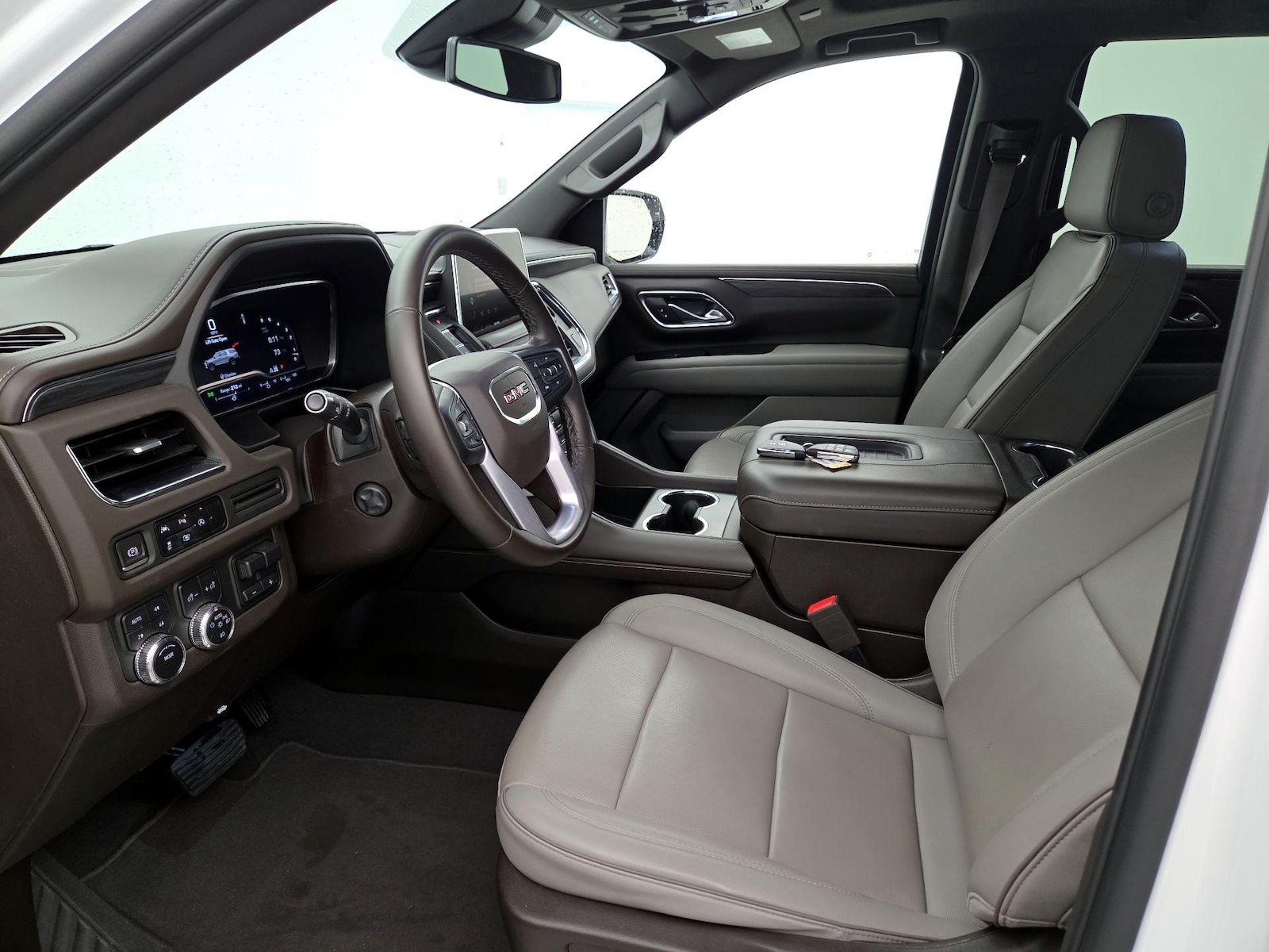 2023 GMC Yukon SLT - Photo 12