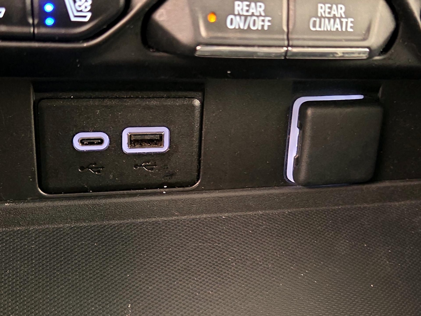 2023 GMC Yukon SLT - Photo 19