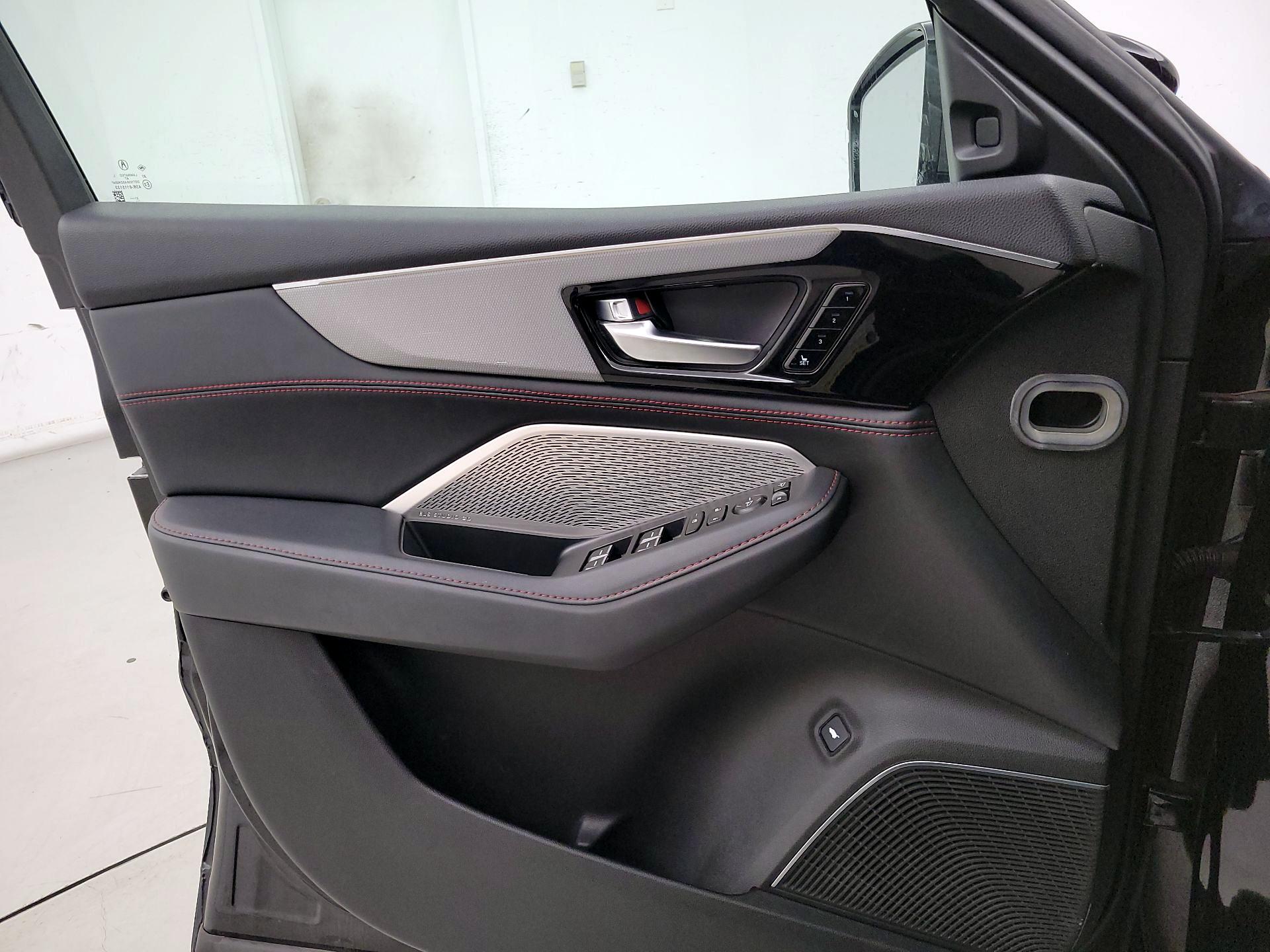 Thumbnail: 2022 Acura MDX - 10