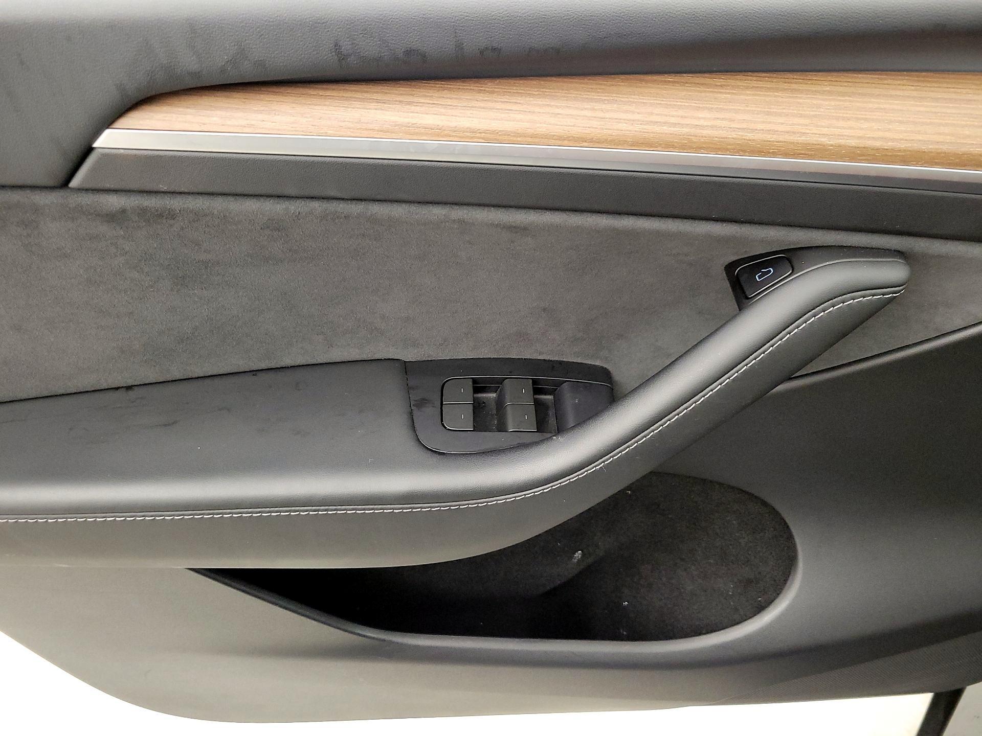 Thumbnail: 2023 Tesla Model Y - 12
