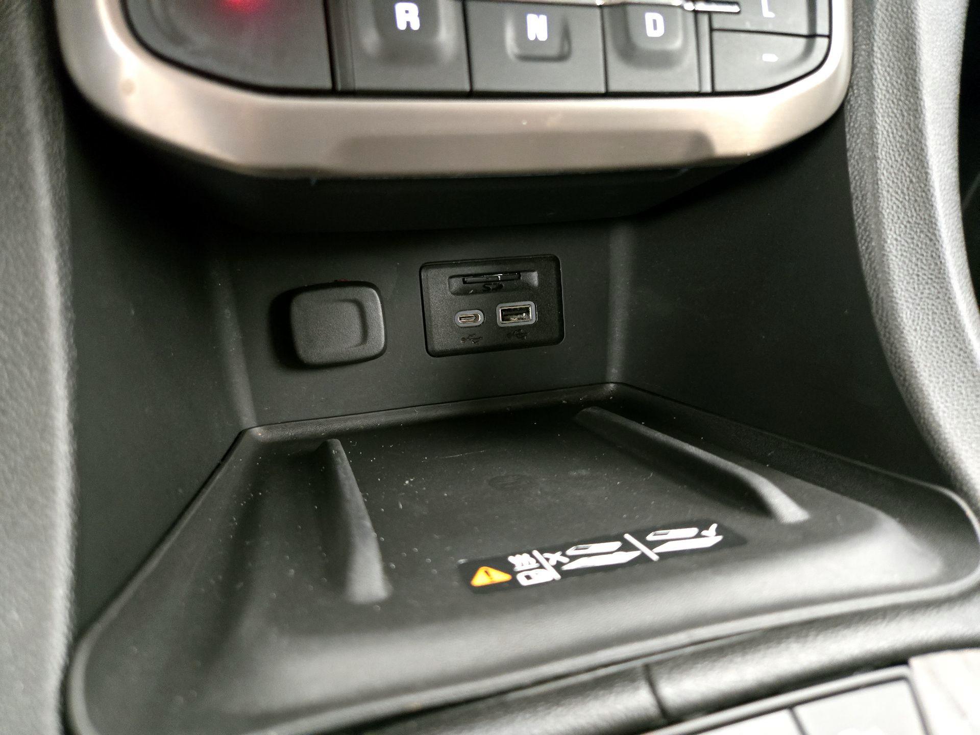 Thumbnail: 2022 GMC Acadia - 19
