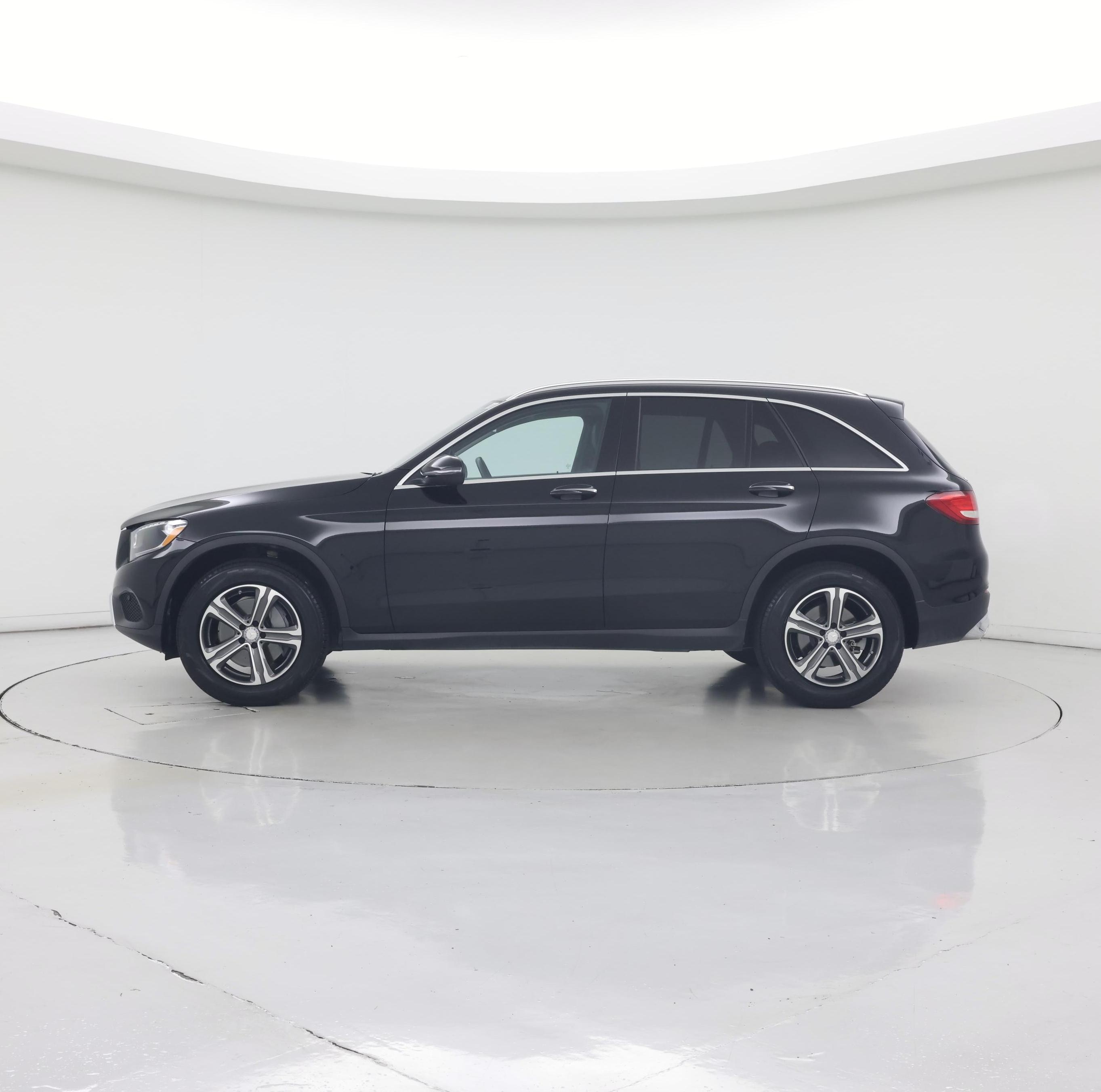 Thumbnail: 2017 Mercedes-Benz GLC - 3