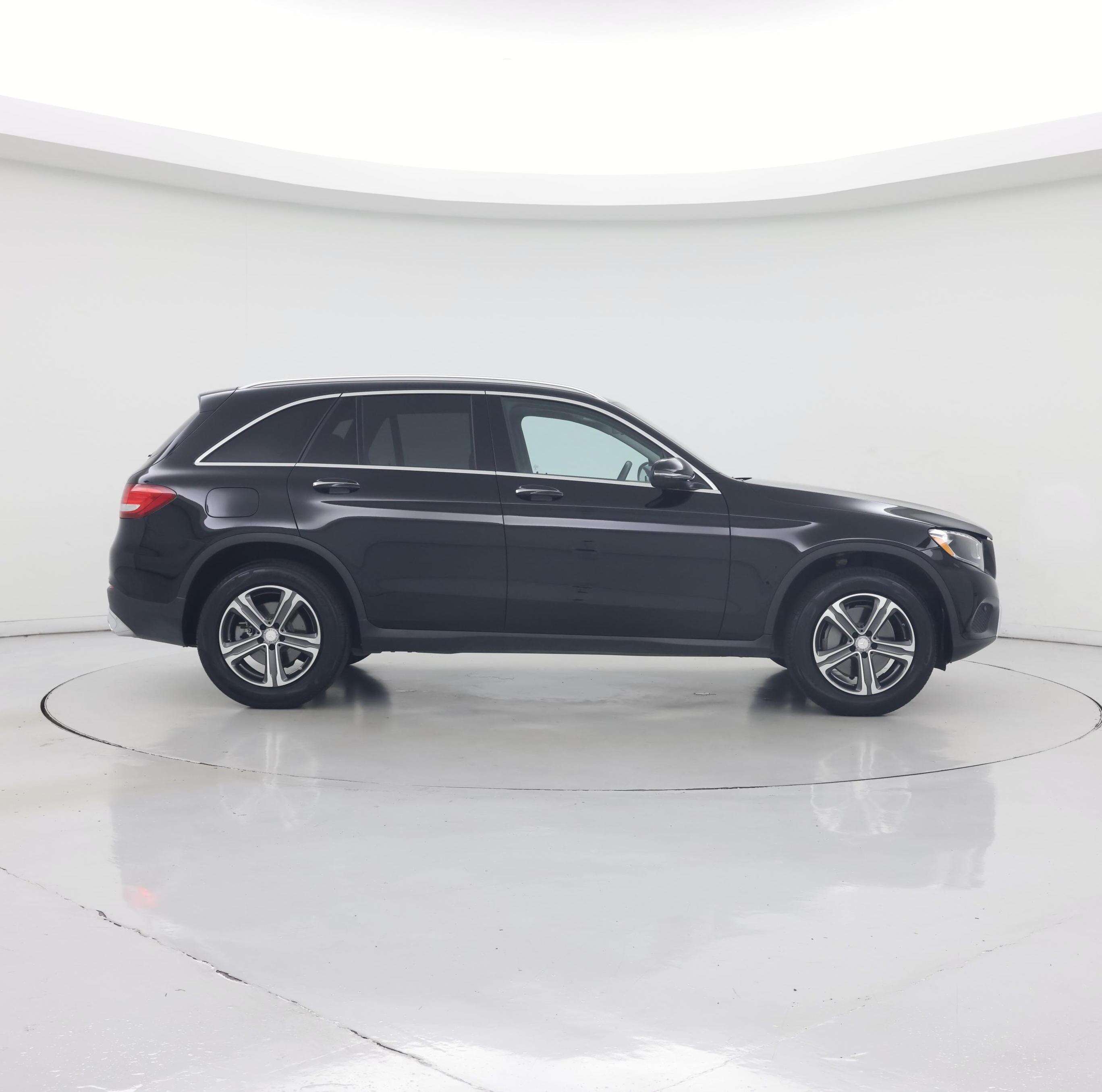 Thumbnail: 2017 Mercedes-Benz GLC - 7
