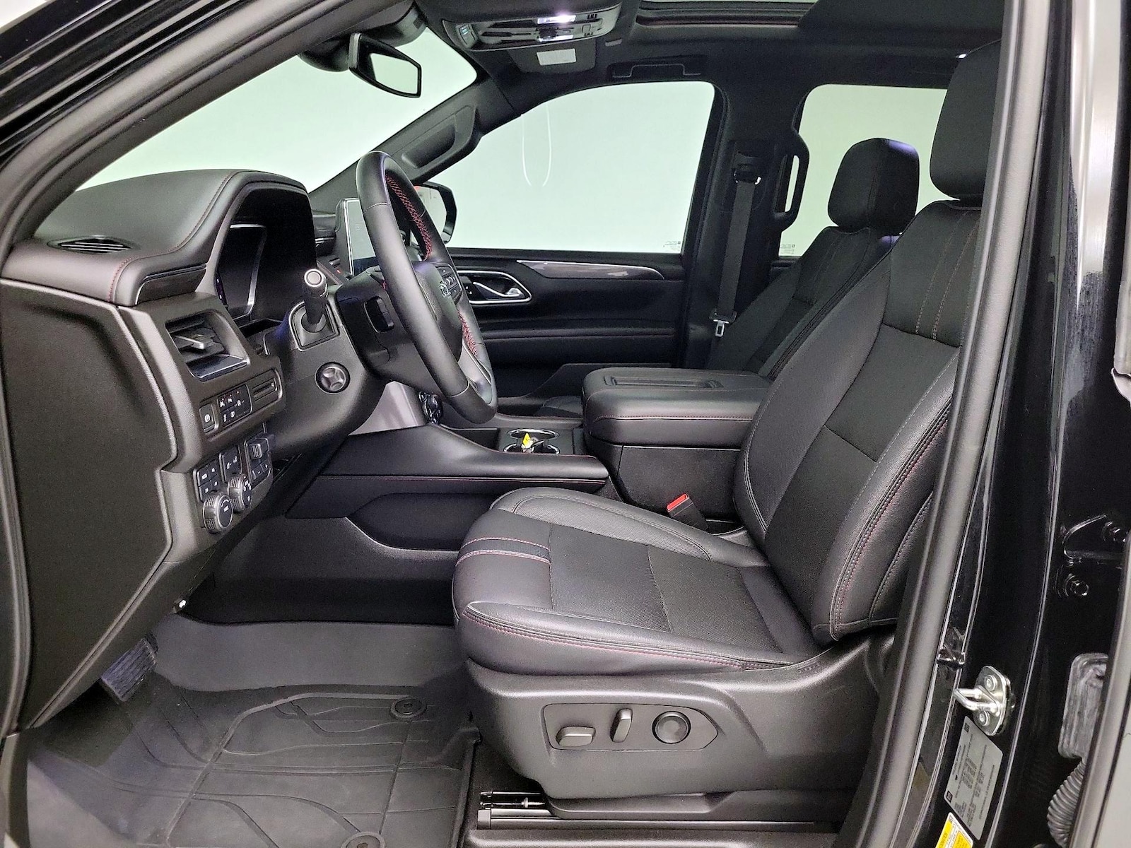 2023 Chevrolet Suburban RST - Photo 12