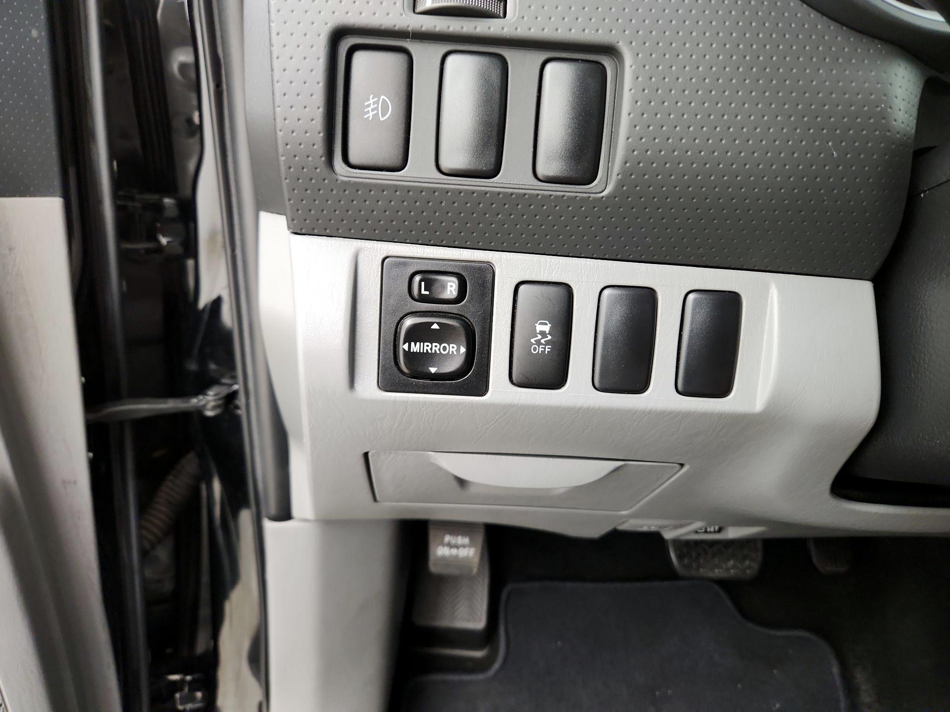Thumbnail: 2014 Toyota Tacoma - 13