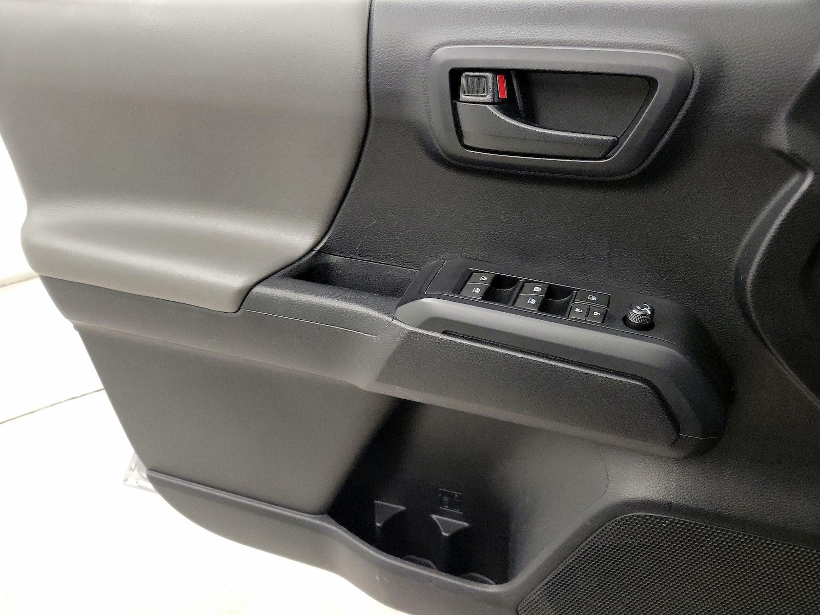 2020 Toyota Tacoma SR - Photo 13
