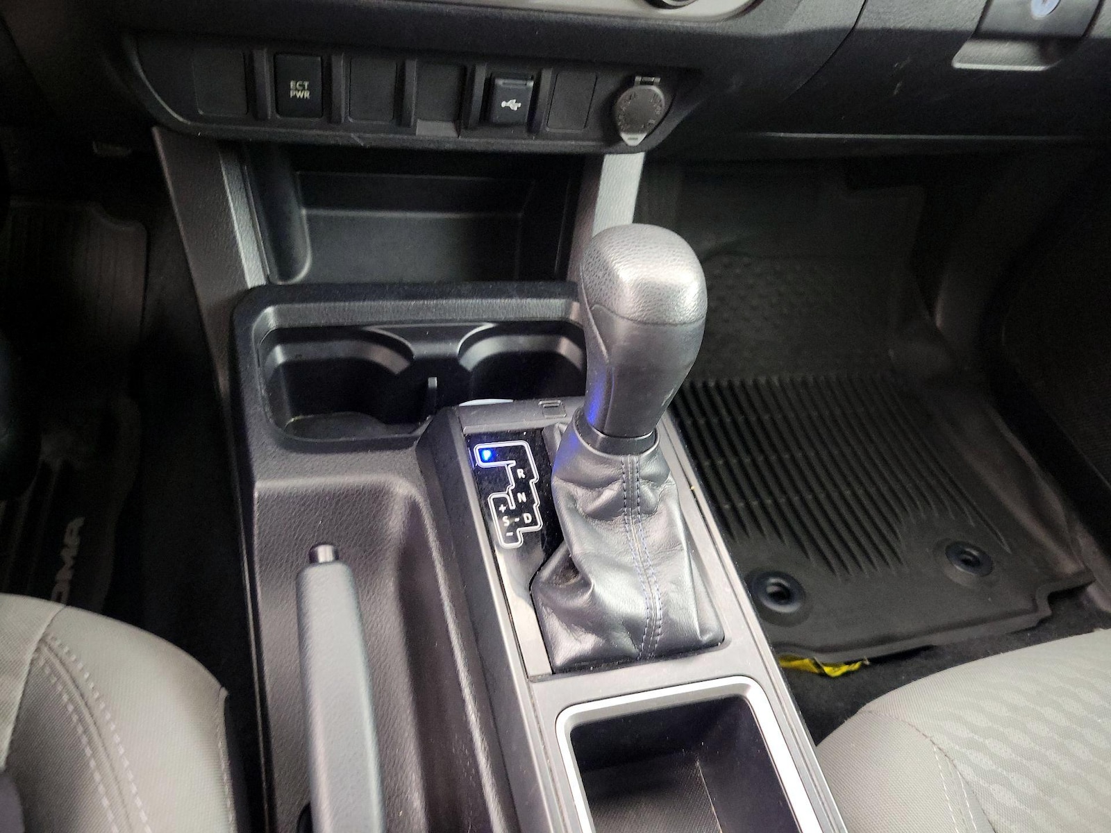 2020 Toyota Tacoma SR - Photo 18
