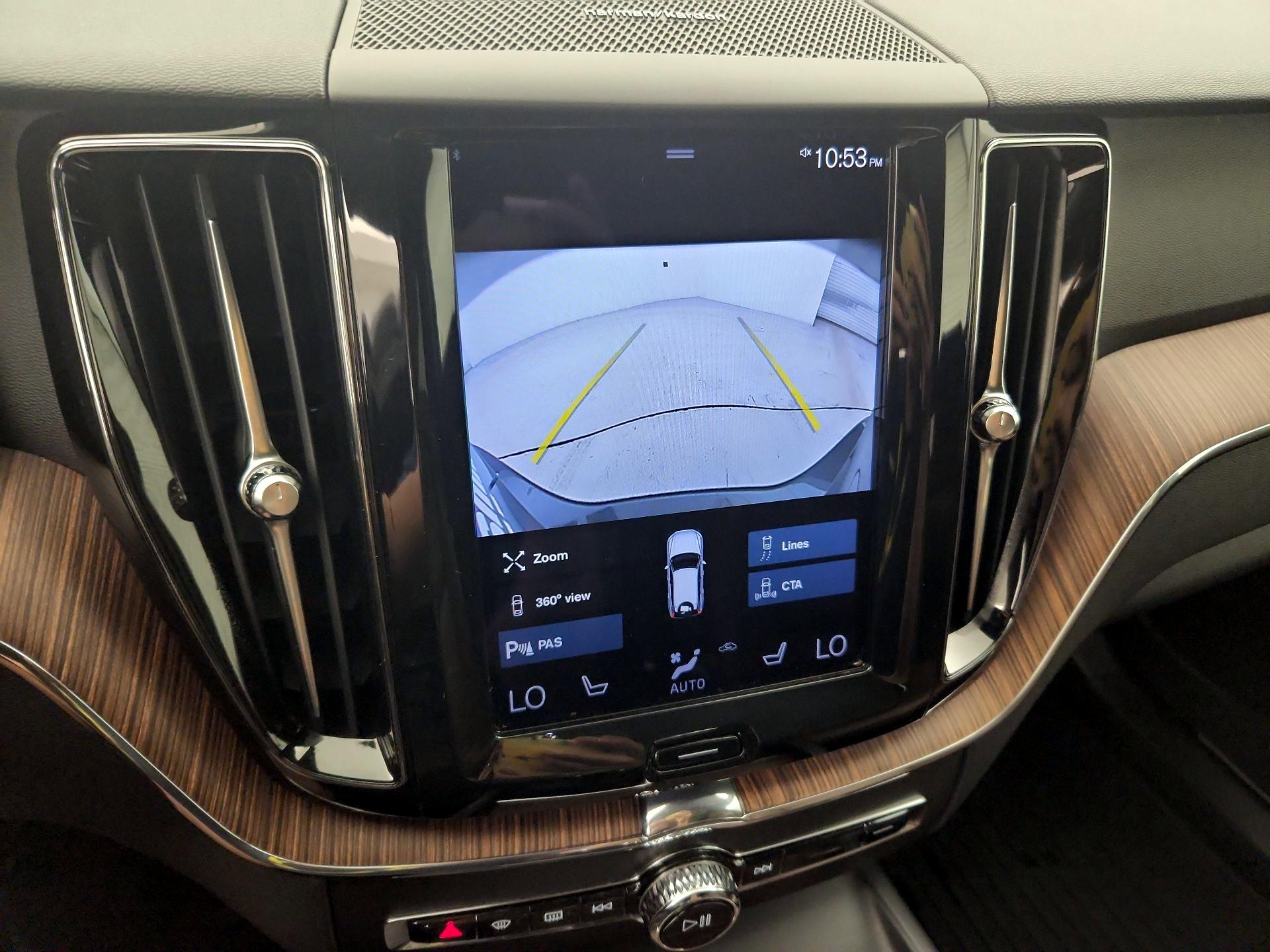 Thumbnail: 2021 Volvo XC60 - 15