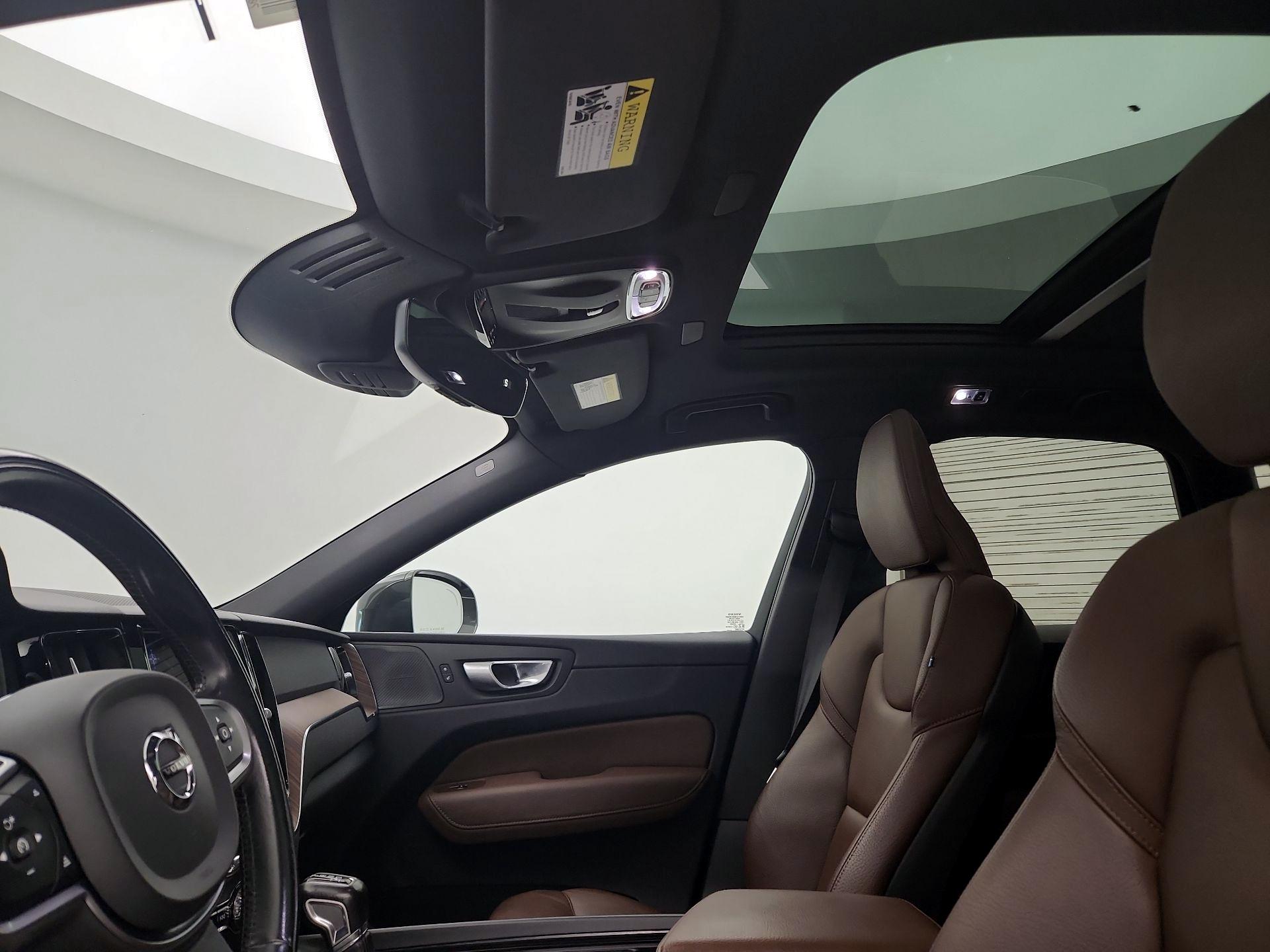 Thumbnail: 2021 Volvo XC60 - 20