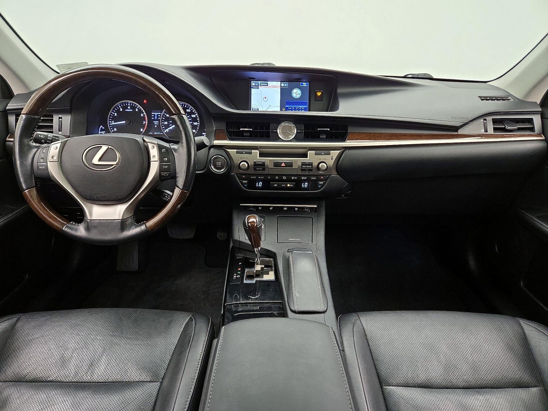 Thumbnail: 2015 Lexus ES - 9