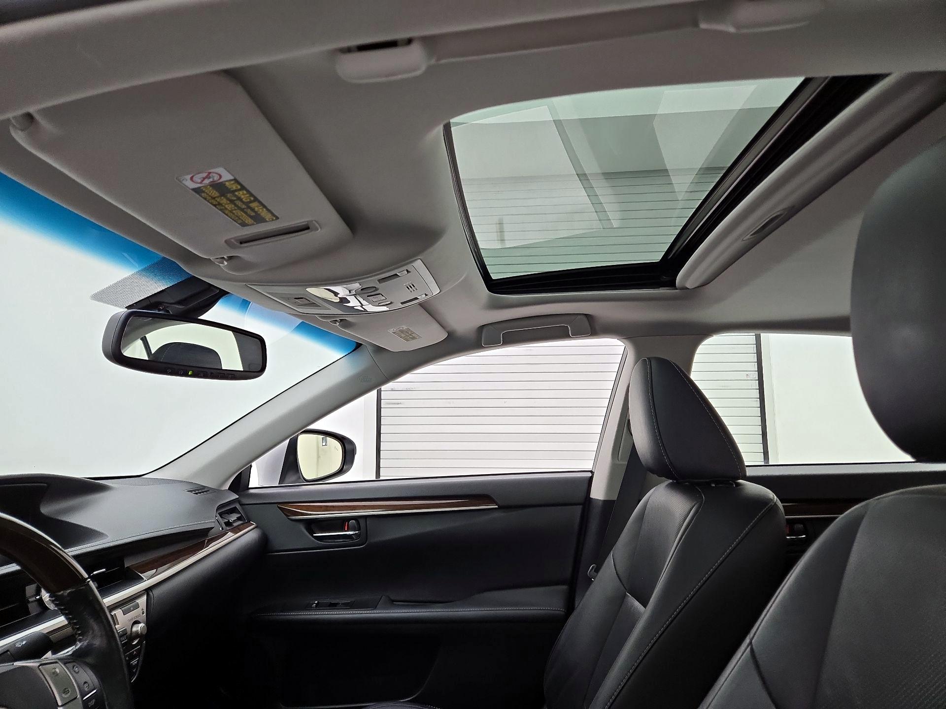 Thumbnail: 2015 Lexus ES - 20
