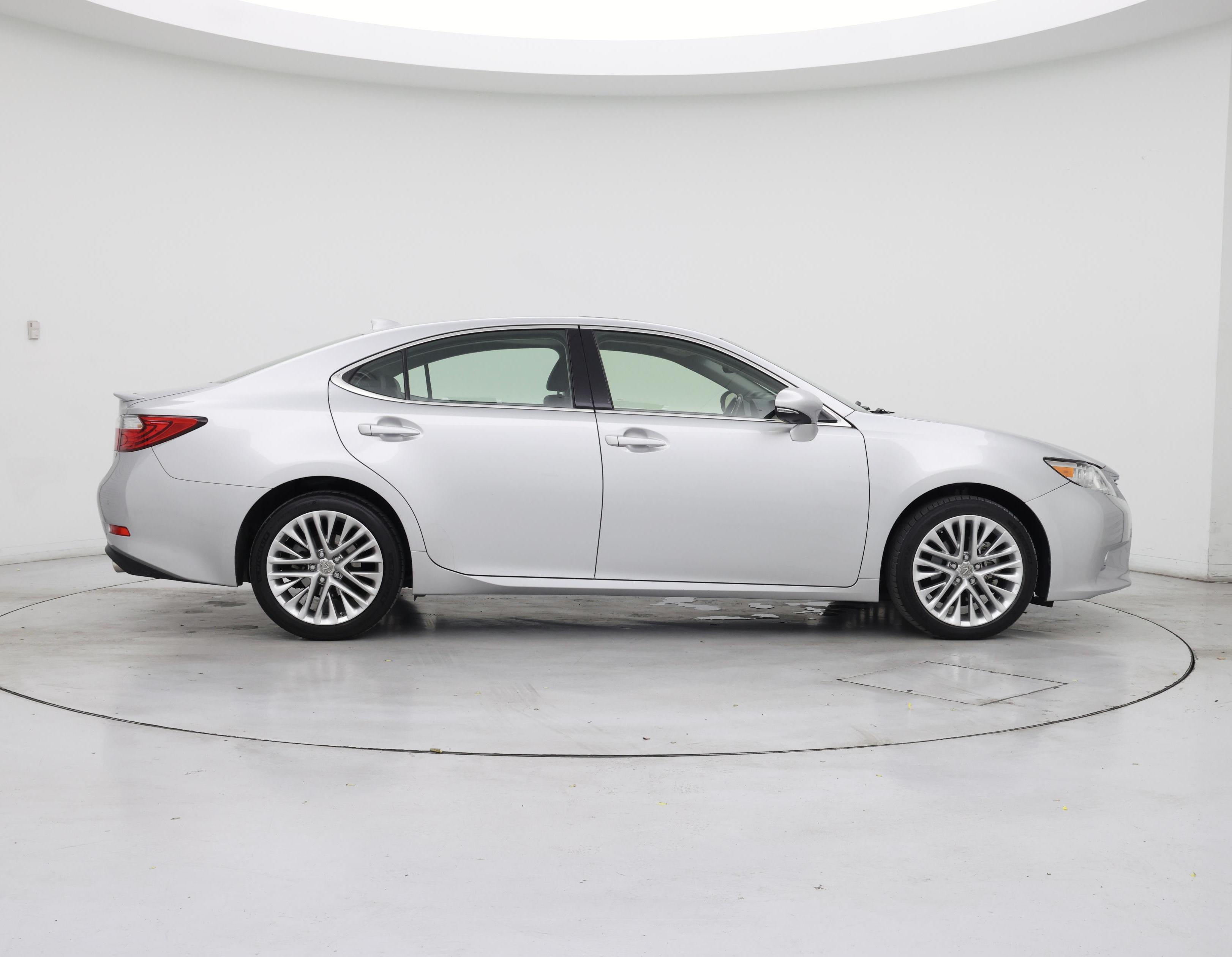 Thumbnail: 2015 Lexus ES - 7