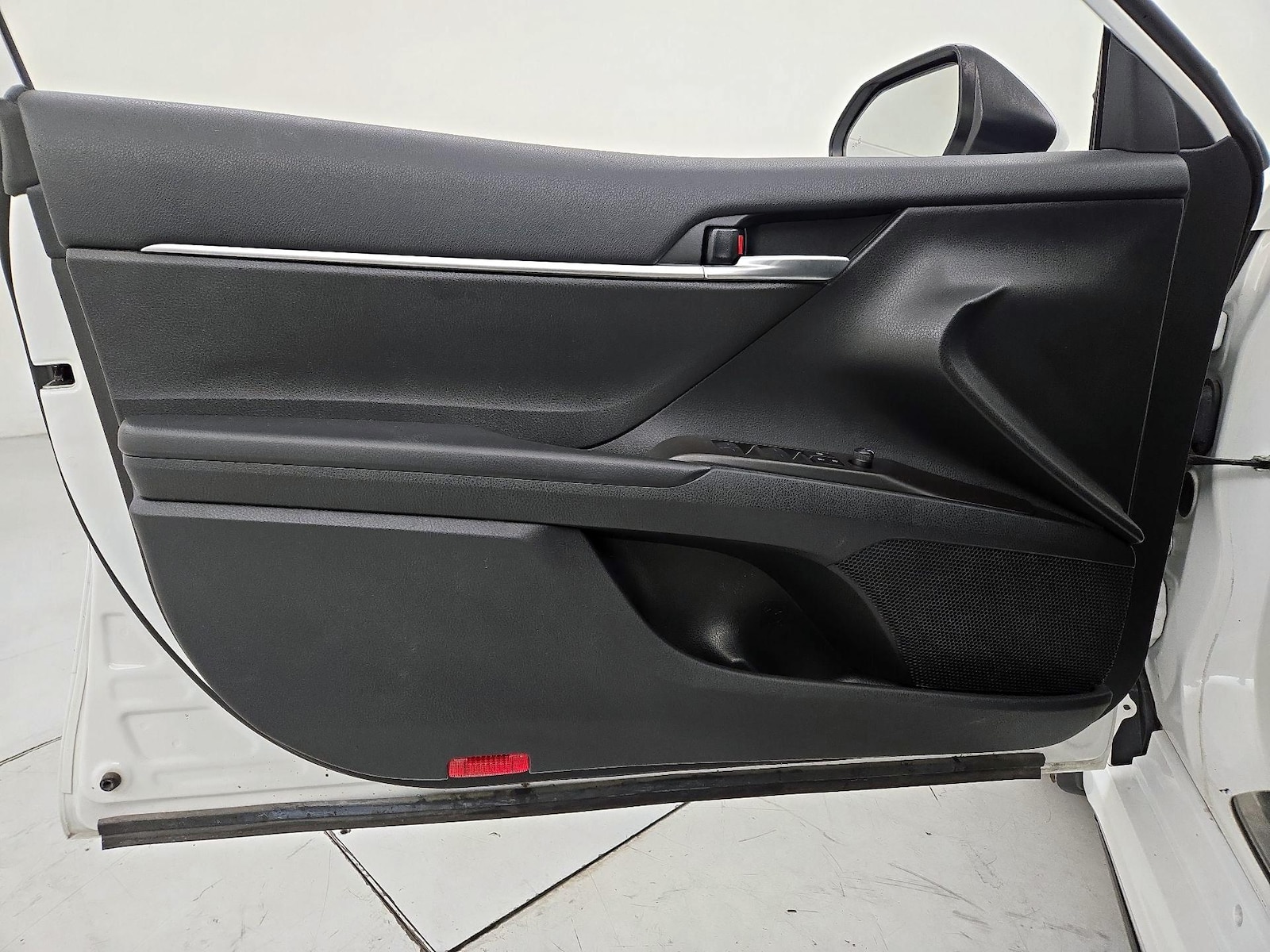 2023 Toyota Camry SE - Photo 13