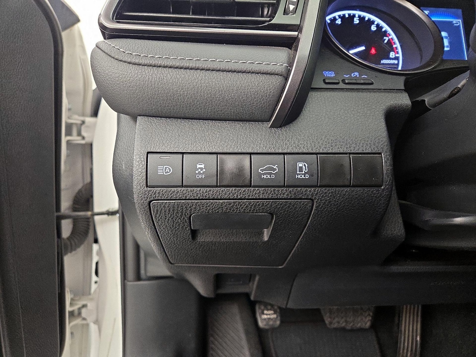 2023 Toyota Camry SE - Photo 14