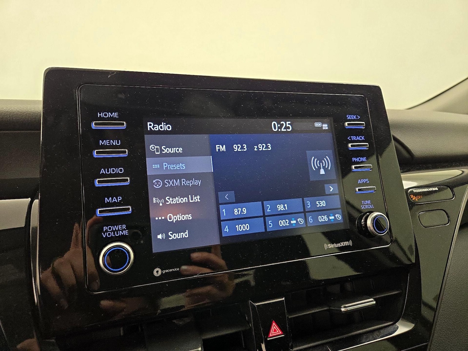 2023 Toyota Camry SE - Photo 16