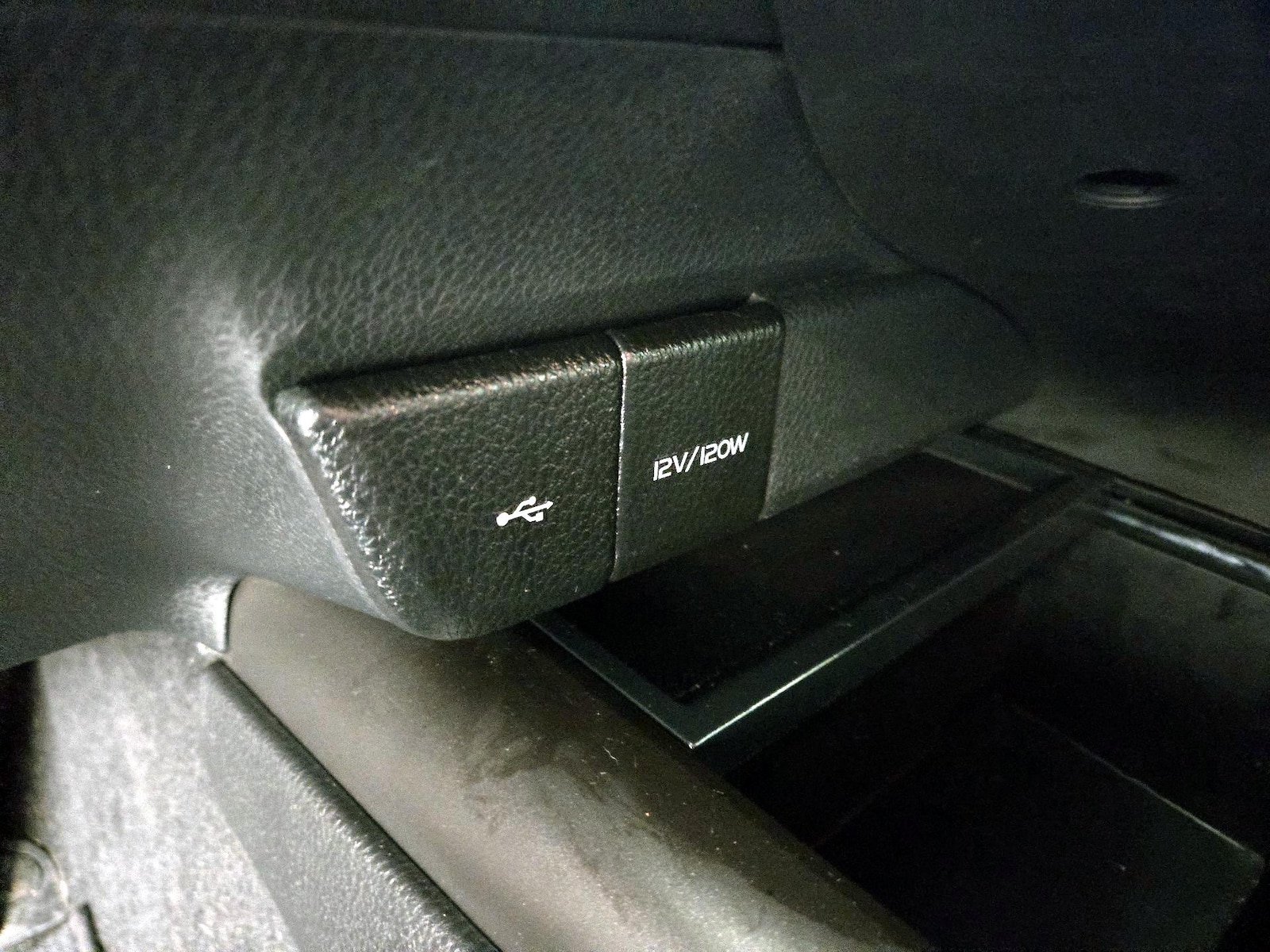 2023 Toyota Camry SE - Photo 19