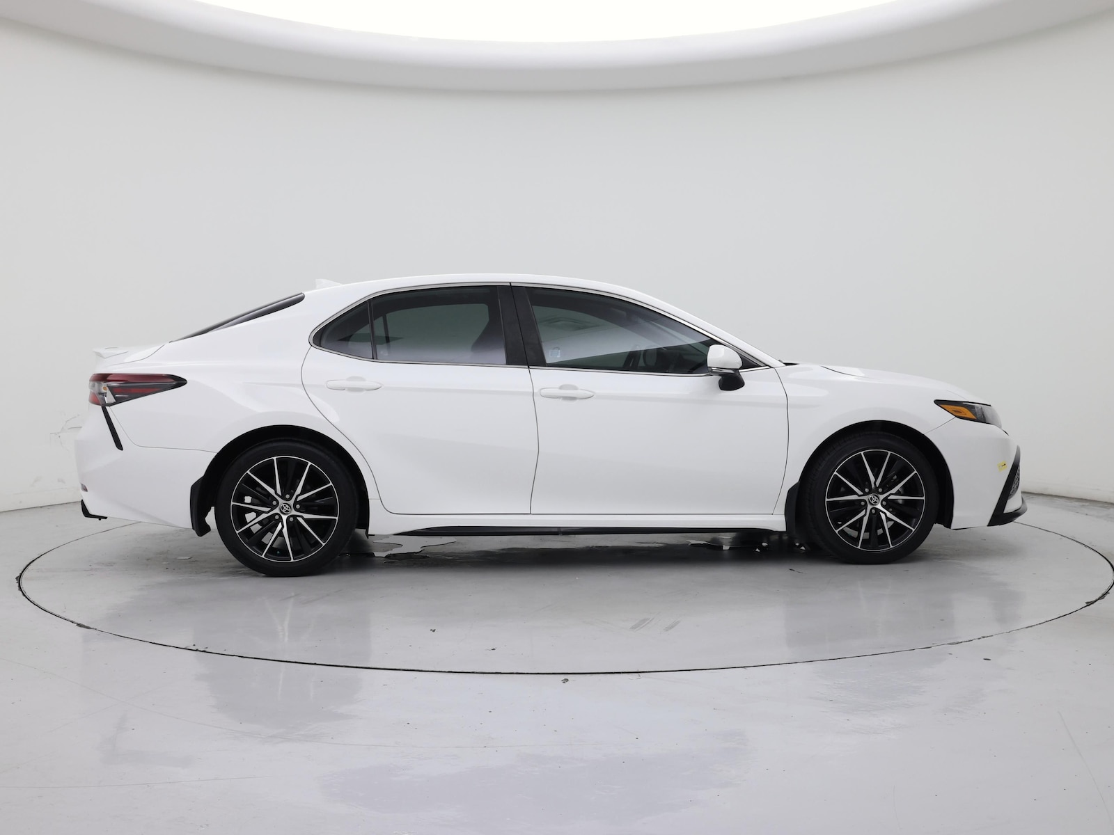 2023 Toyota Camry SE - Photo 8