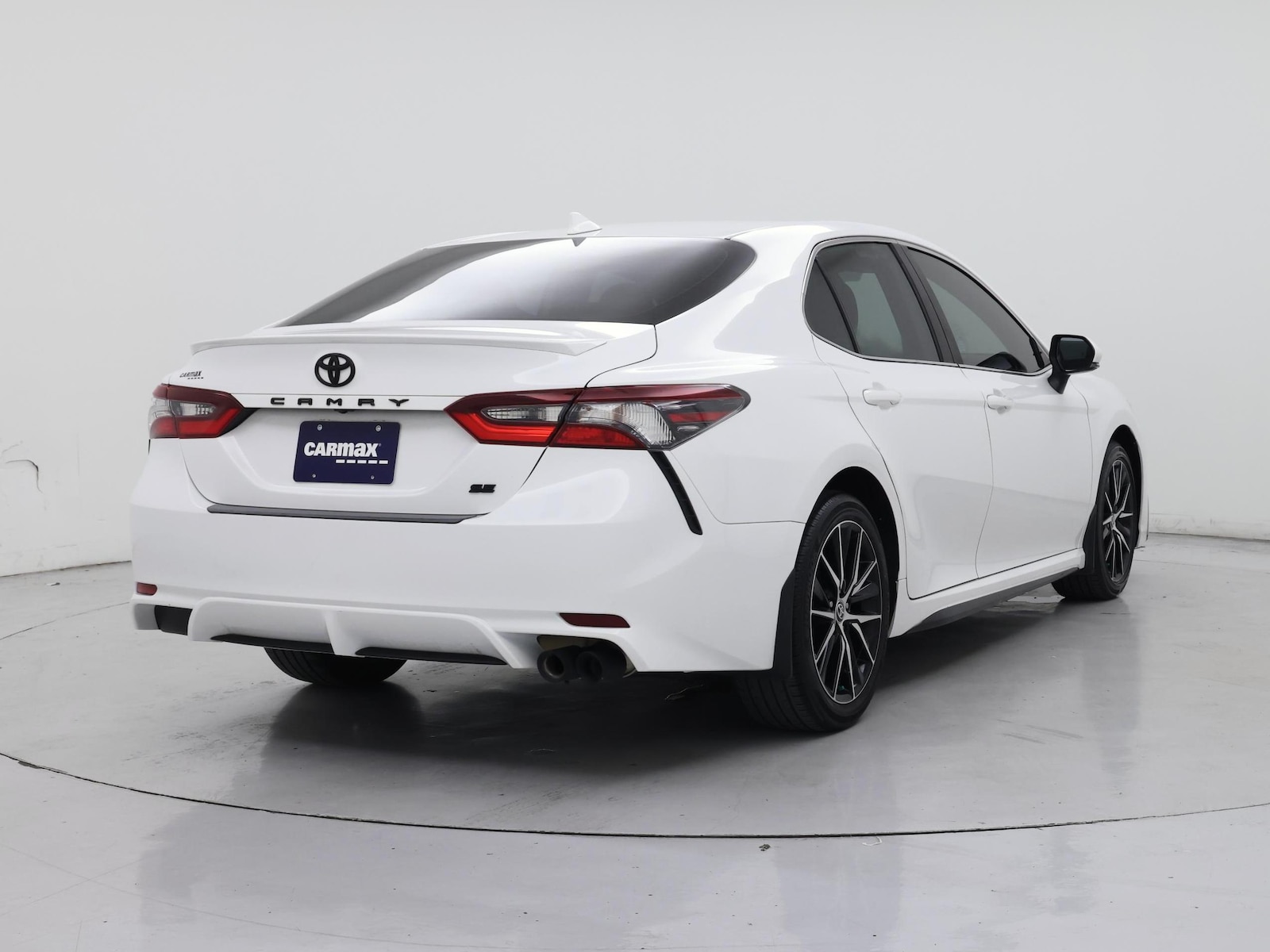 2023 Toyota Camry SE - Photo 9