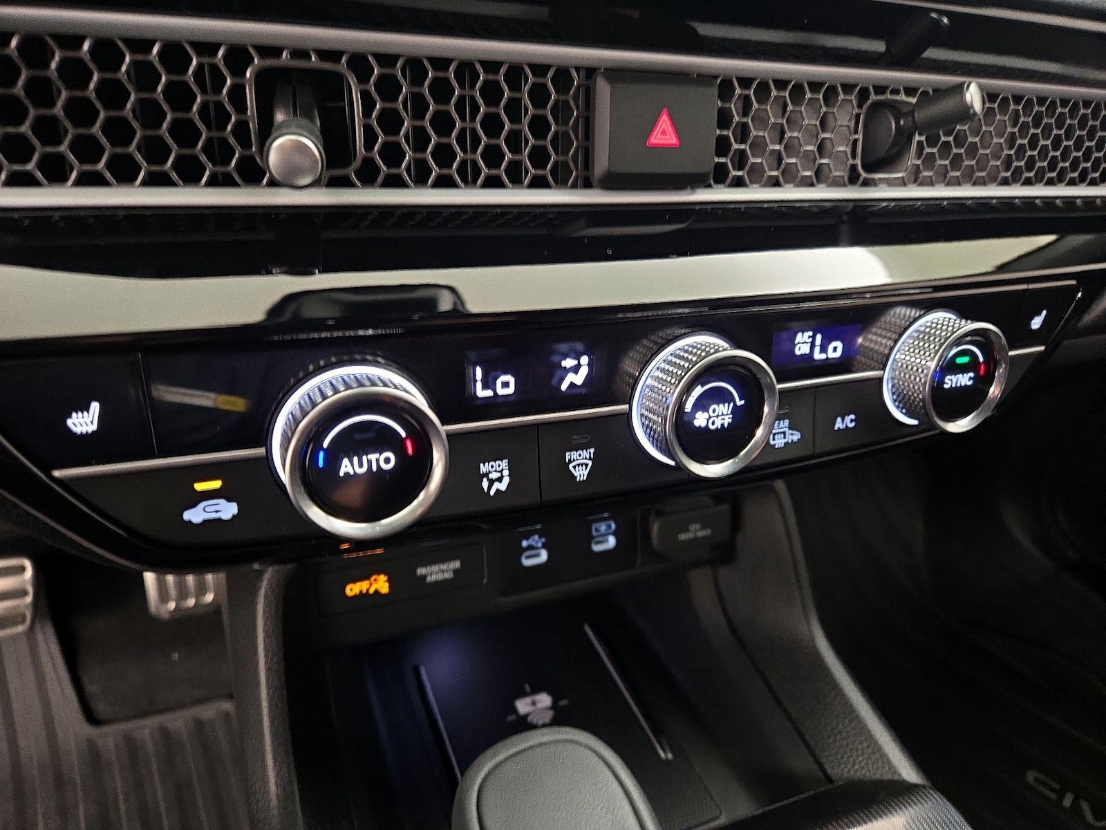2025 Honda Civic Sport Touring - Photo 18