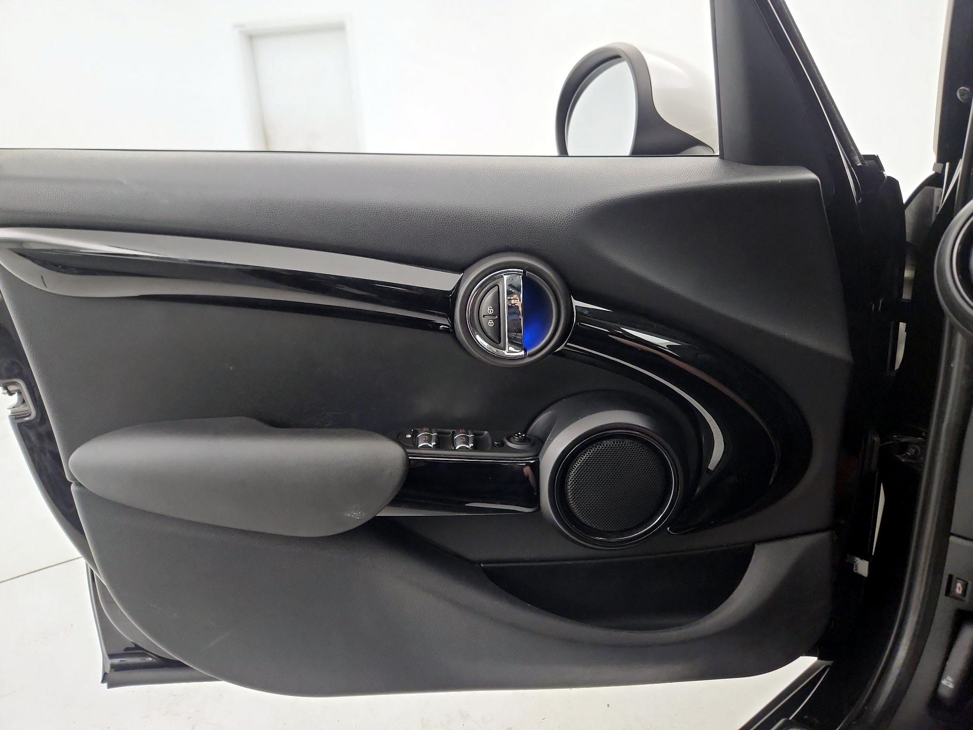 Thumbnail: 2019 MINI Cooper Hardtop - 12