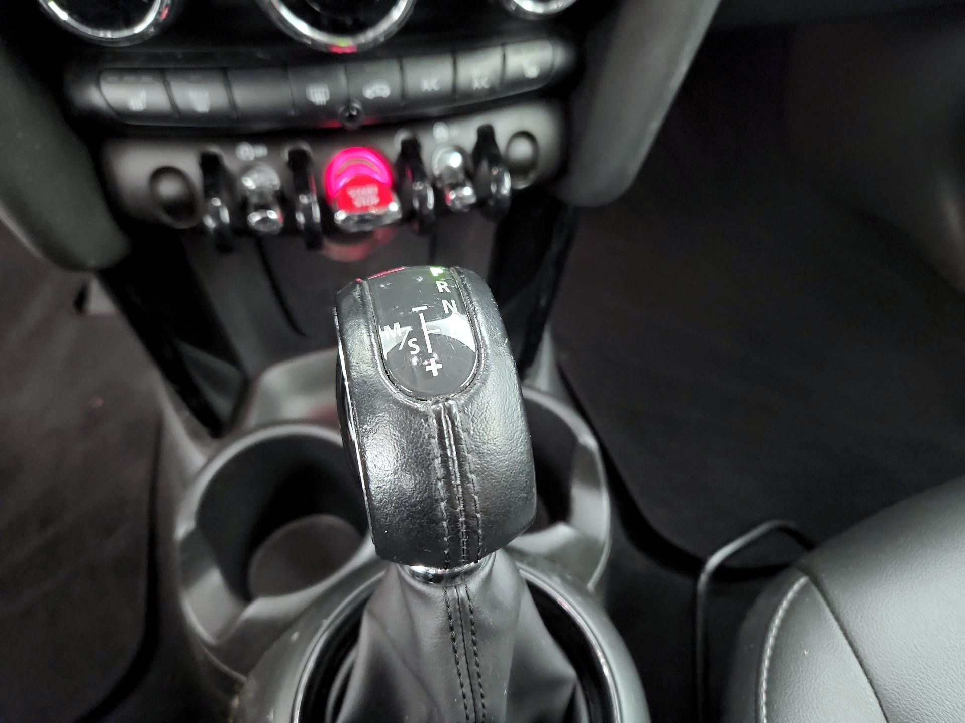 Thumbnail: 2019 MINI Cooper Hardtop - 17