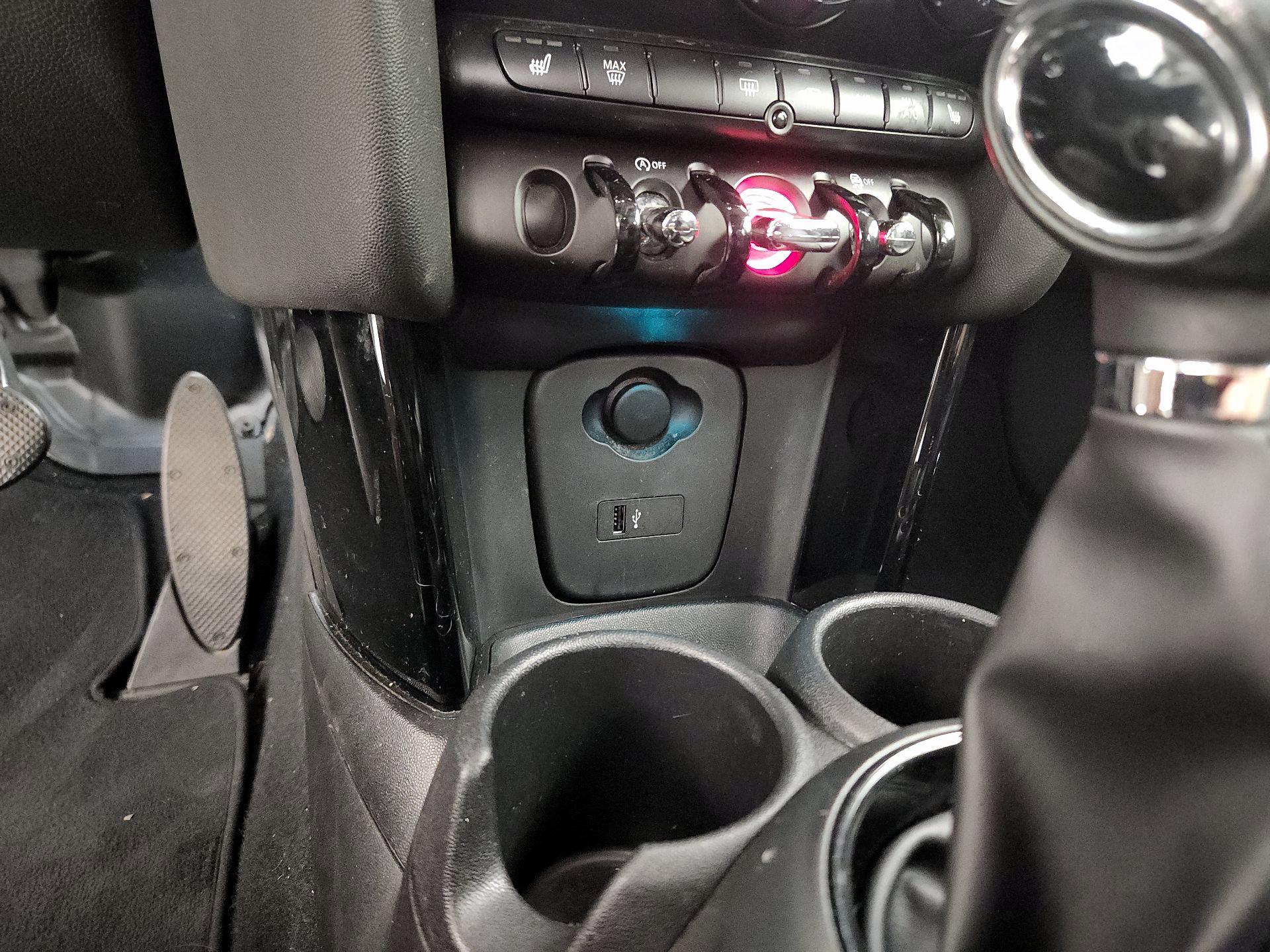 Thumbnail: 2019 MINI Cooper Hardtop - 18