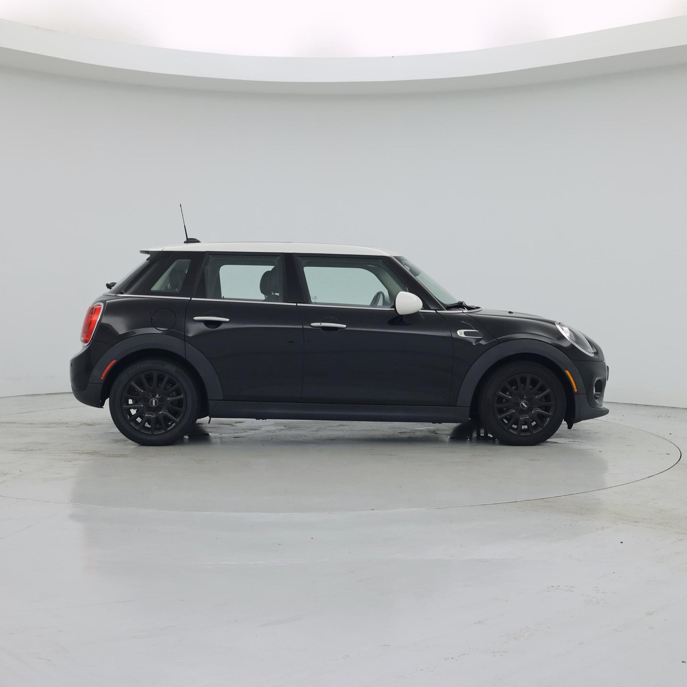 Thumbnail: 2019 MINI Cooper Hardtop - 7