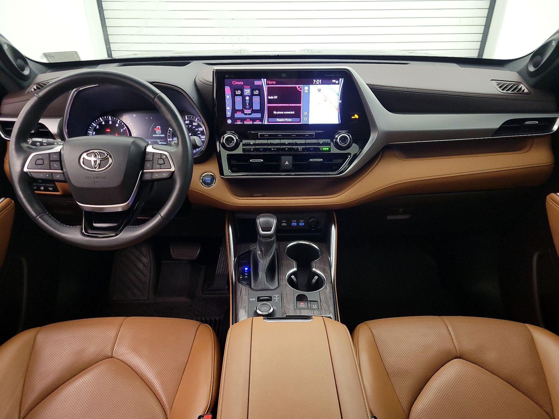 Thumbnail: 2022 Toyota Highlander - 9