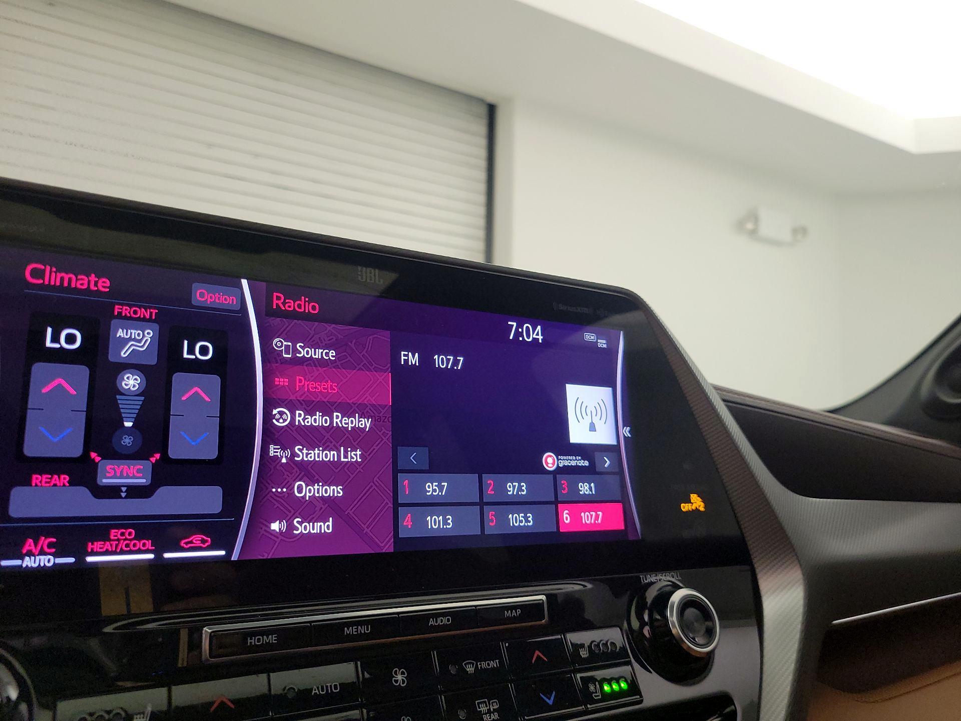 Thumbnail: 2022 Toyota Highlander - 16