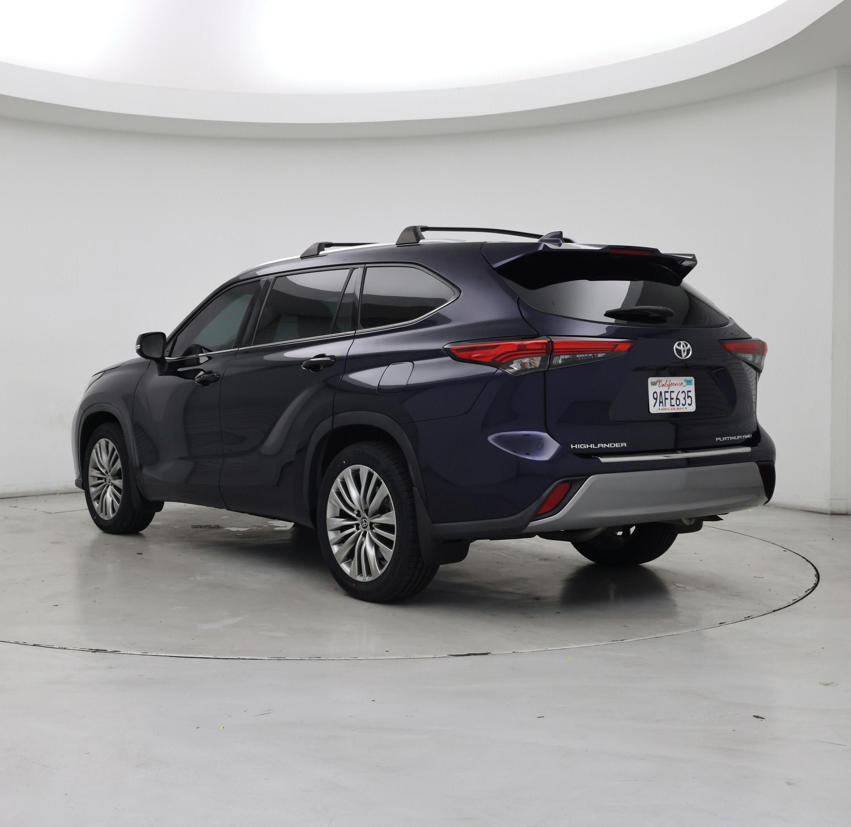 Thumbnail: 2022 Toyota Highlander - 2