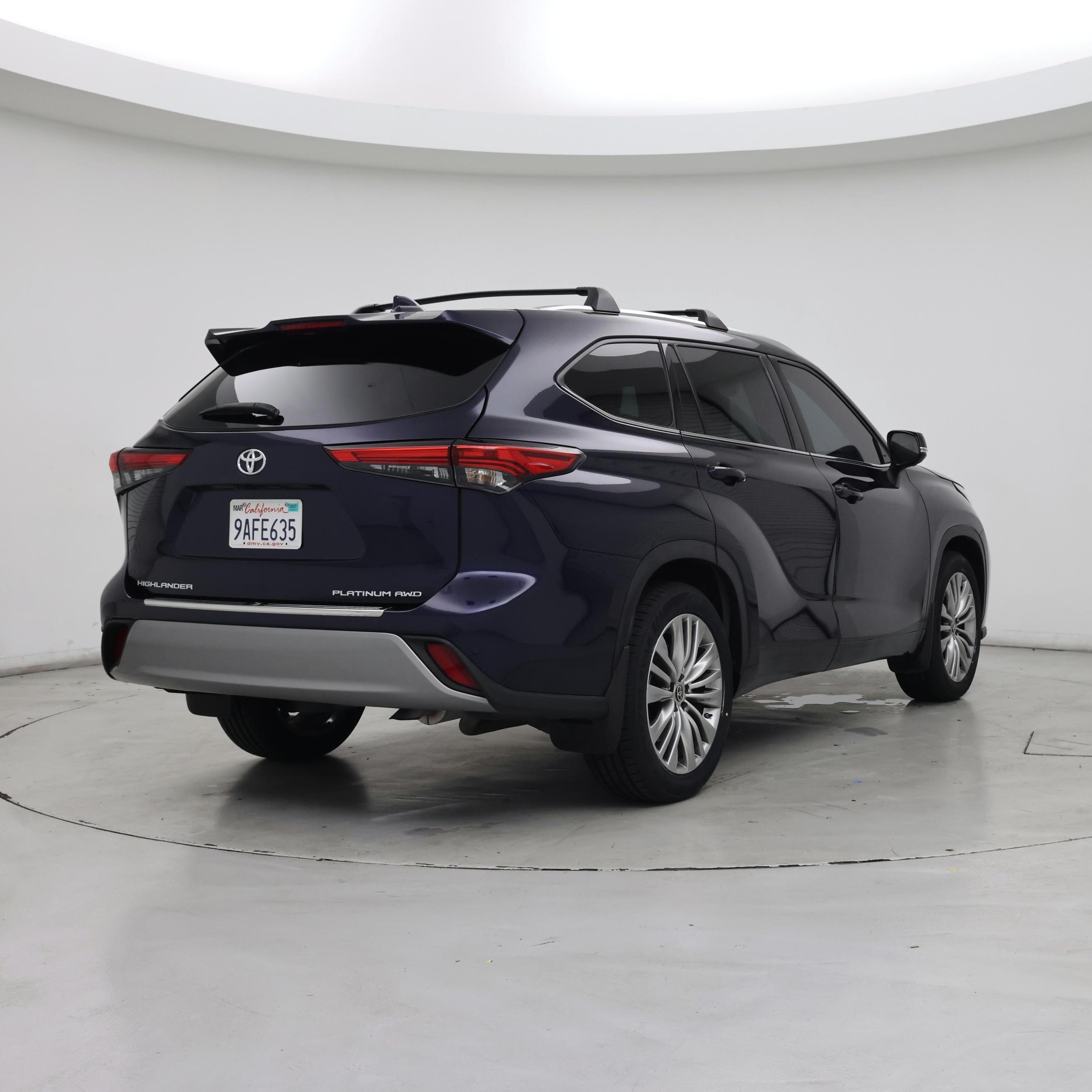 Thumbnail: 2022 Toyota Highlander - 8