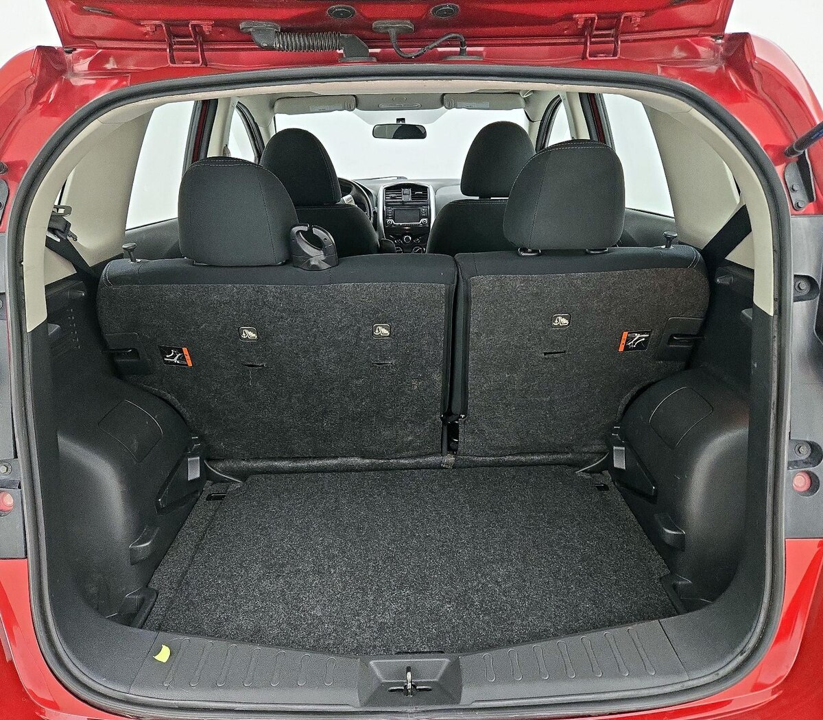 Trunk/Cargo (Seats Up)