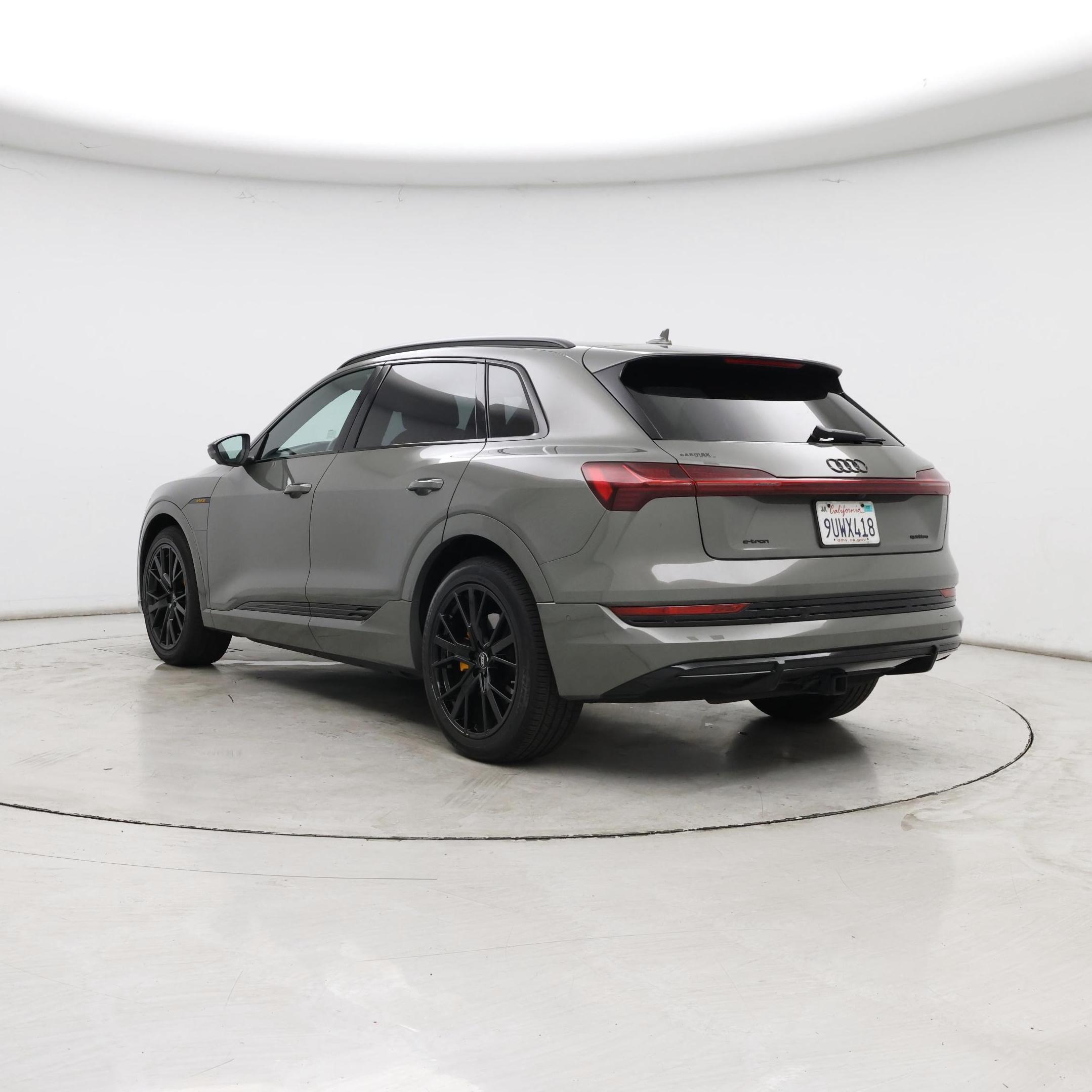 Thumbnail: 2023 Audi e-tron - 2