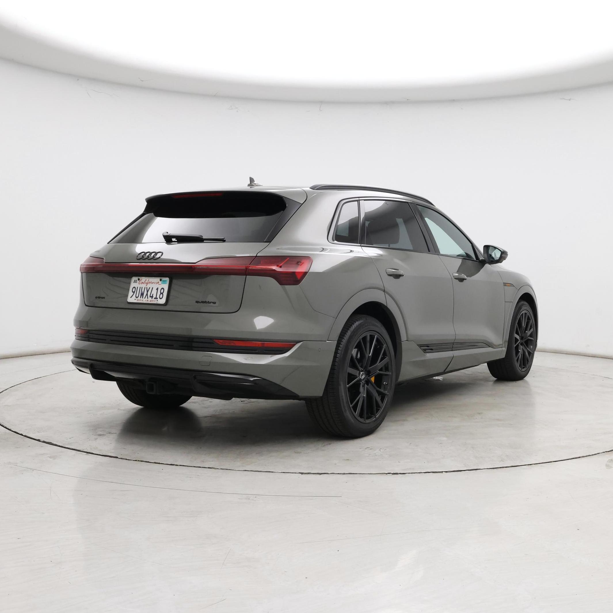 Thumbnail: 2023 Audi e-tron - 8