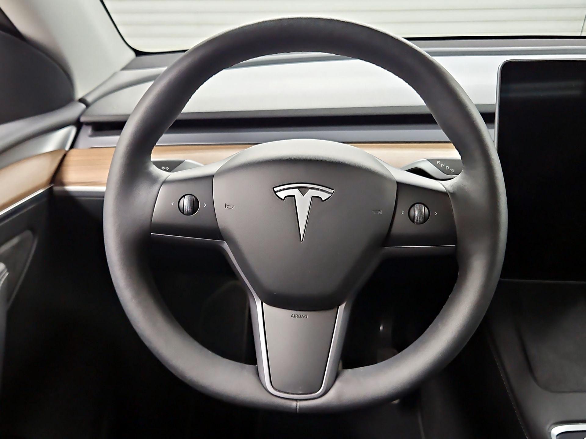 Thumbnail: 2023 Tesla Model Y - 10