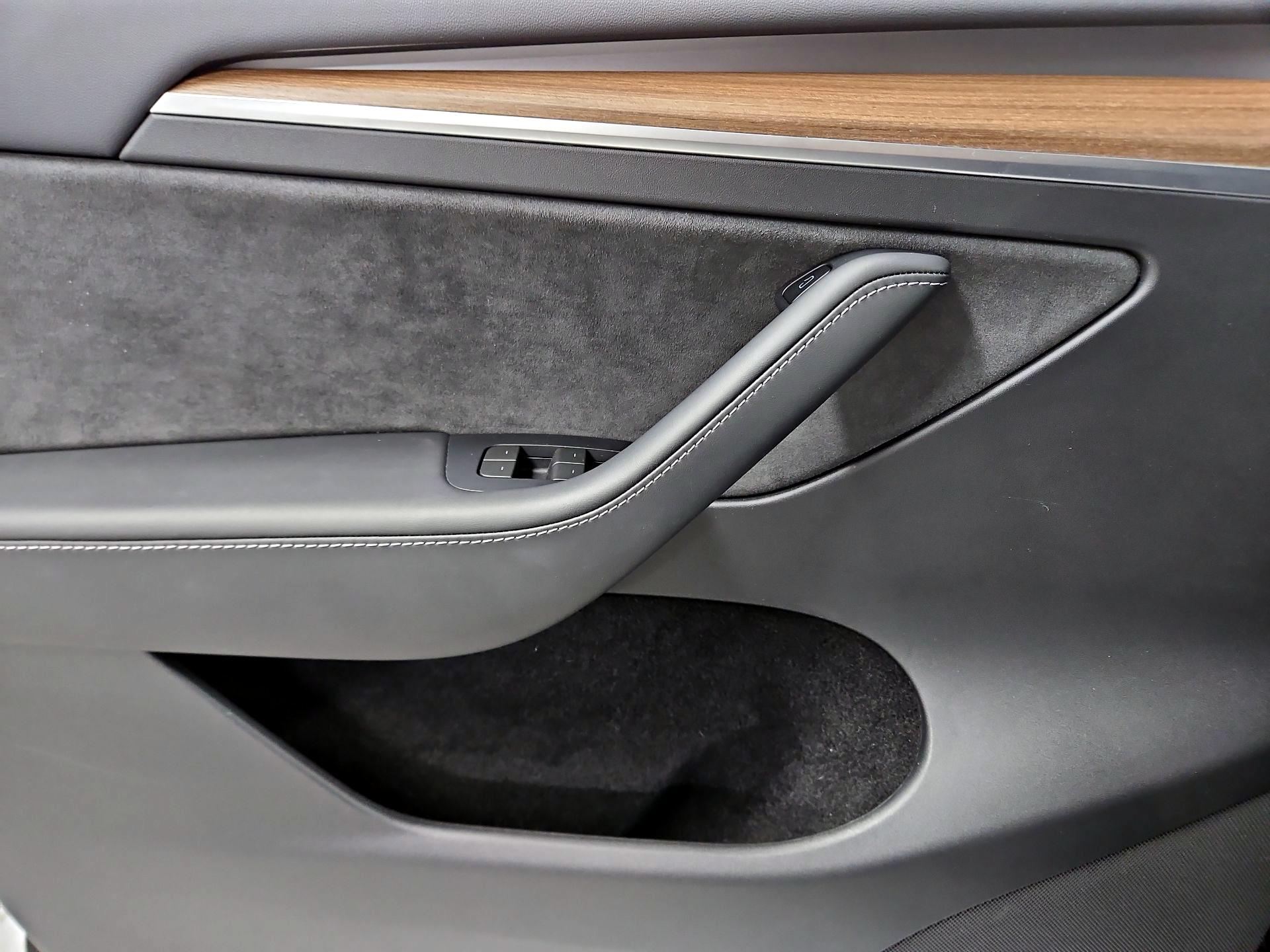 Thumbnail: 2023 Tesla Model Y - 12