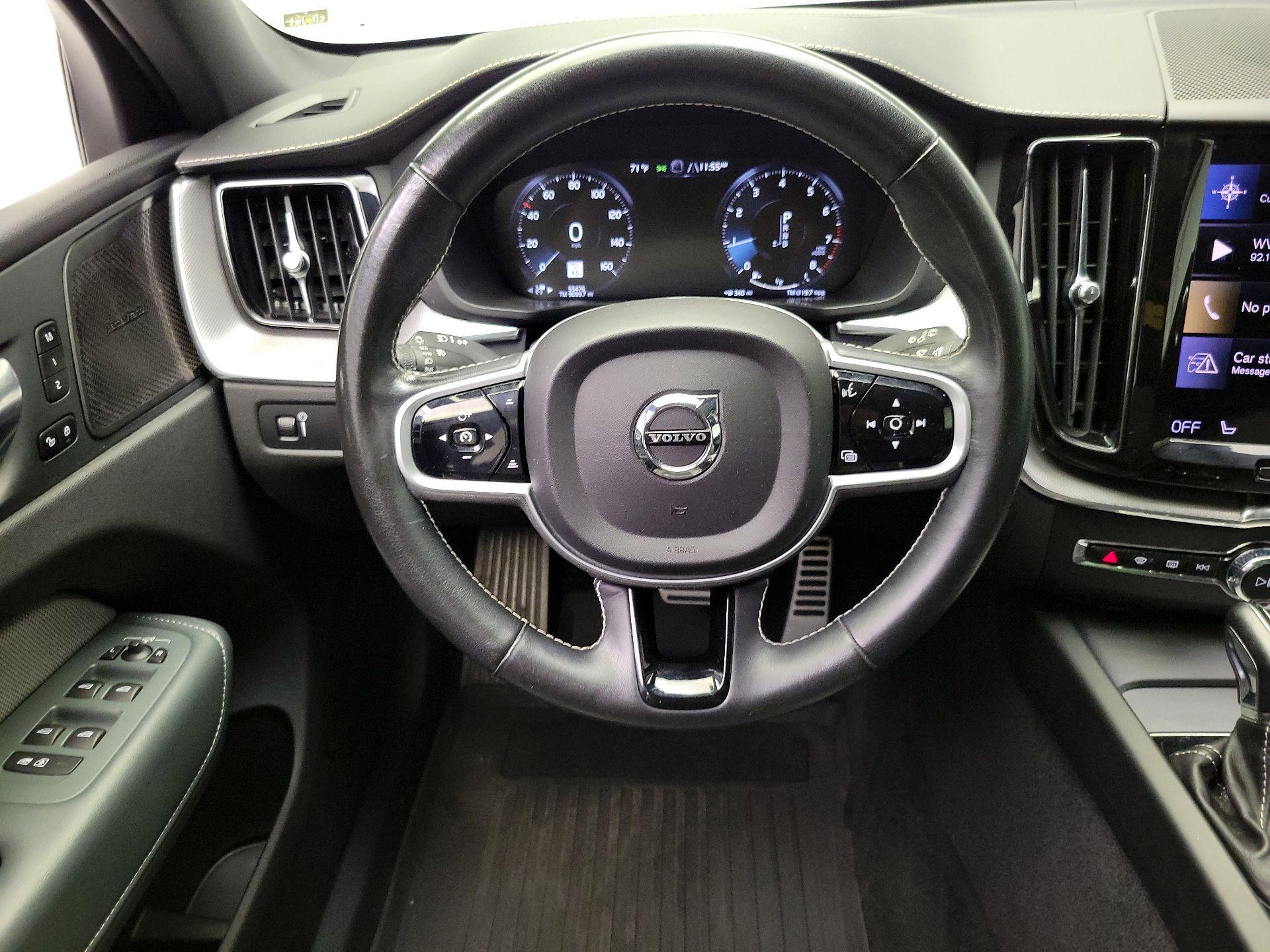 Thumbnail: 2021 Volvo XC60 - 10