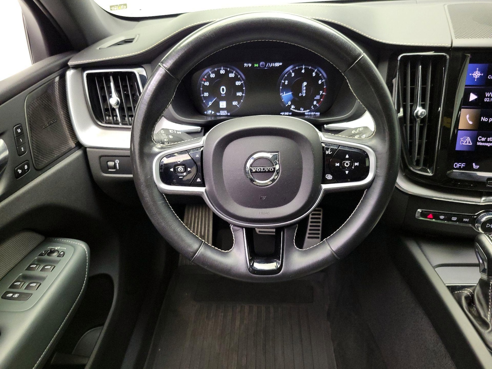 2021 Volvo XC60 R-Design - Photo 11