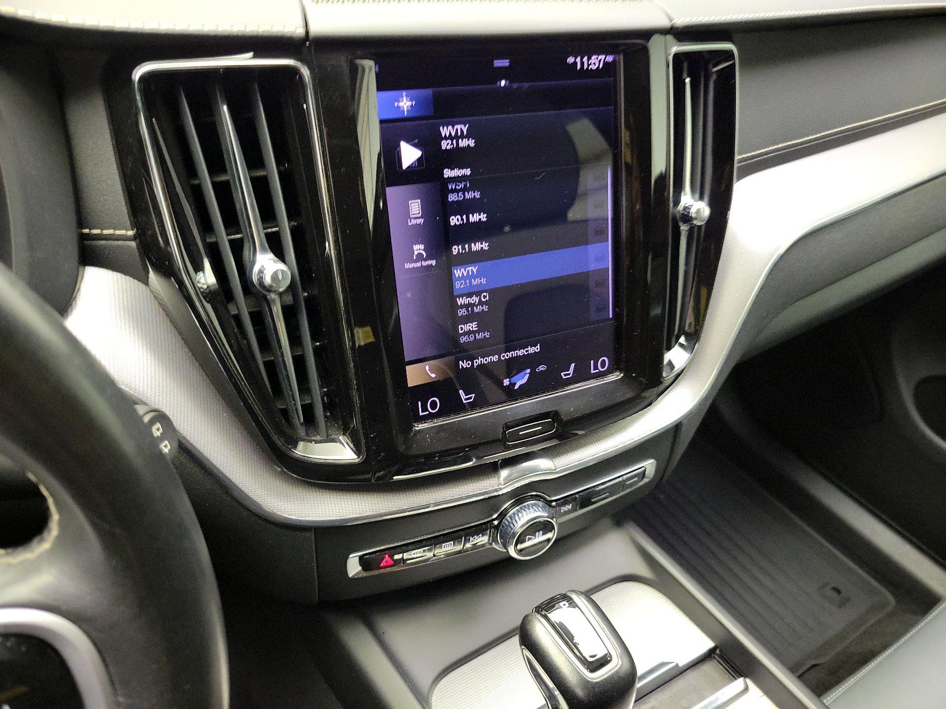 Thumbnail: 2021 Volvo XC60 - 16