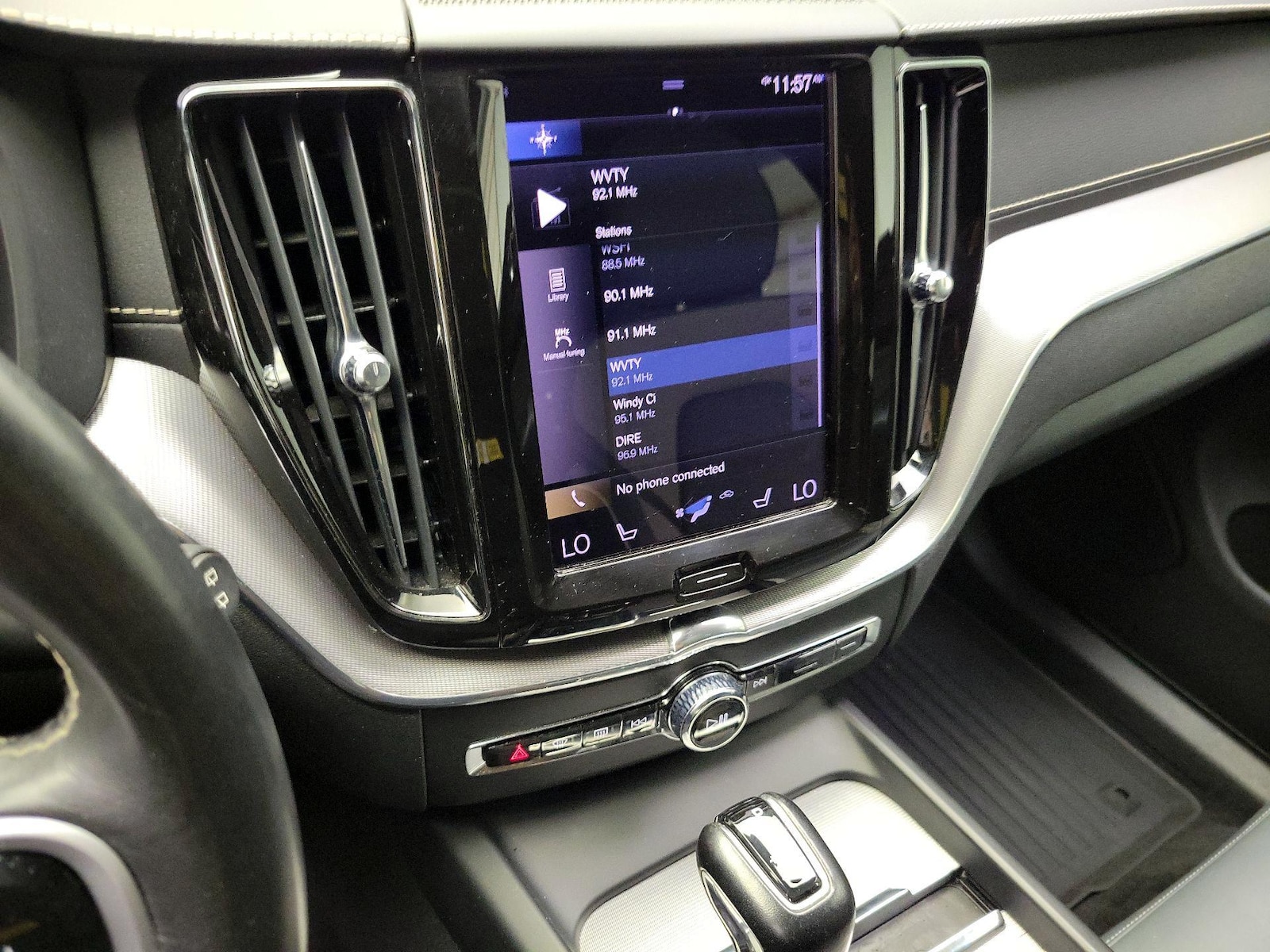 2021 Volvo XC60 R-Design - Photo 17