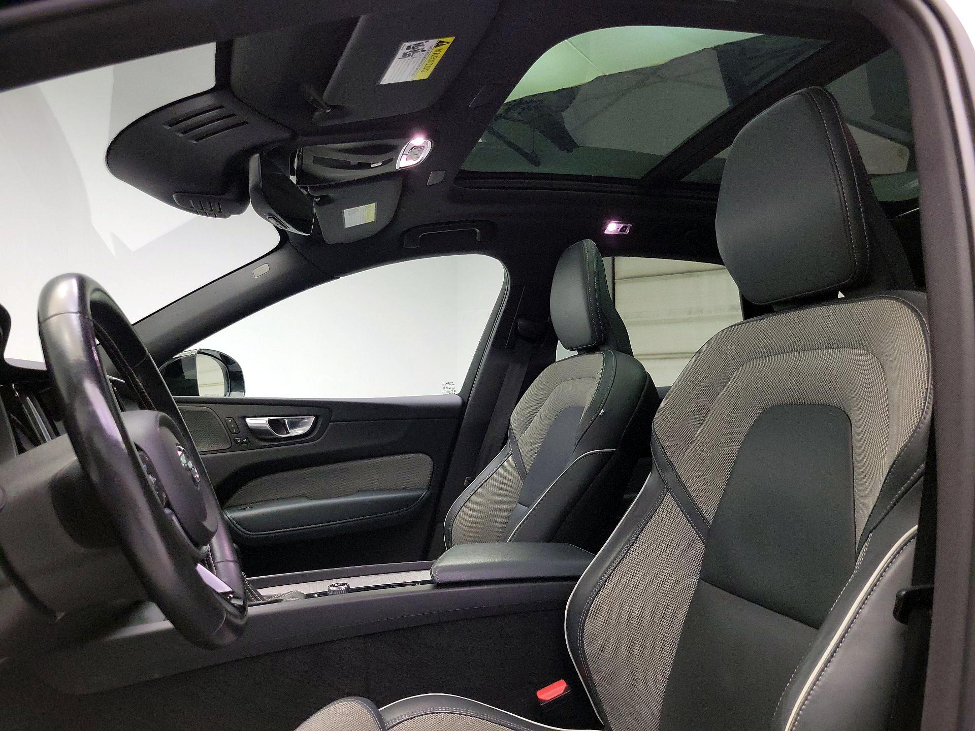 Thumbnail: 2021 Volvo XC60 - 20