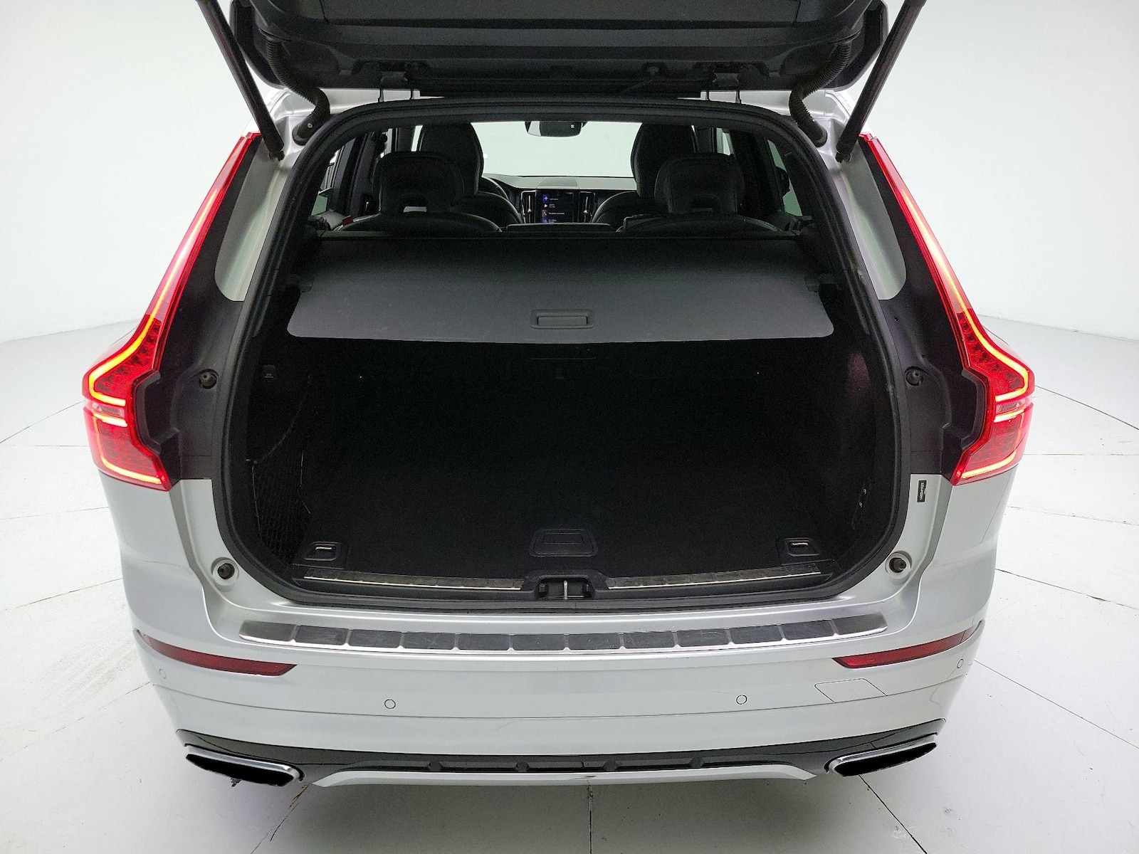 2021 Volvo XC60 R-Design - Photo 23