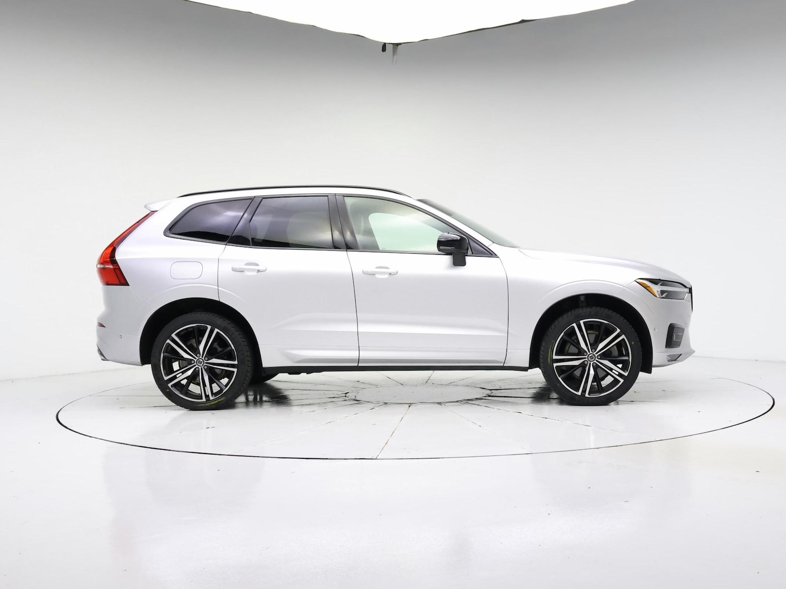 2021 Volvo XC60 R-Design - Photo 8